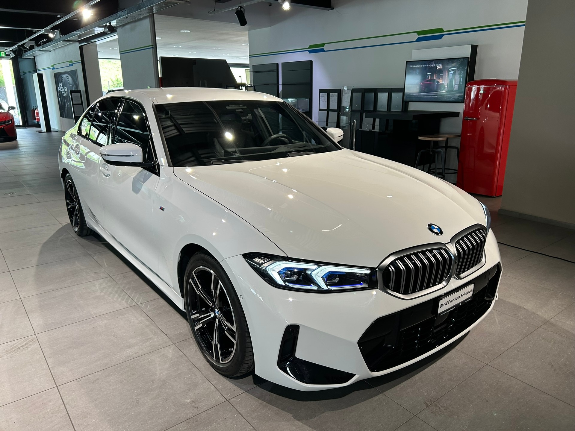 BMW 320d xDrive 48V Steptronic M Sport-image-5