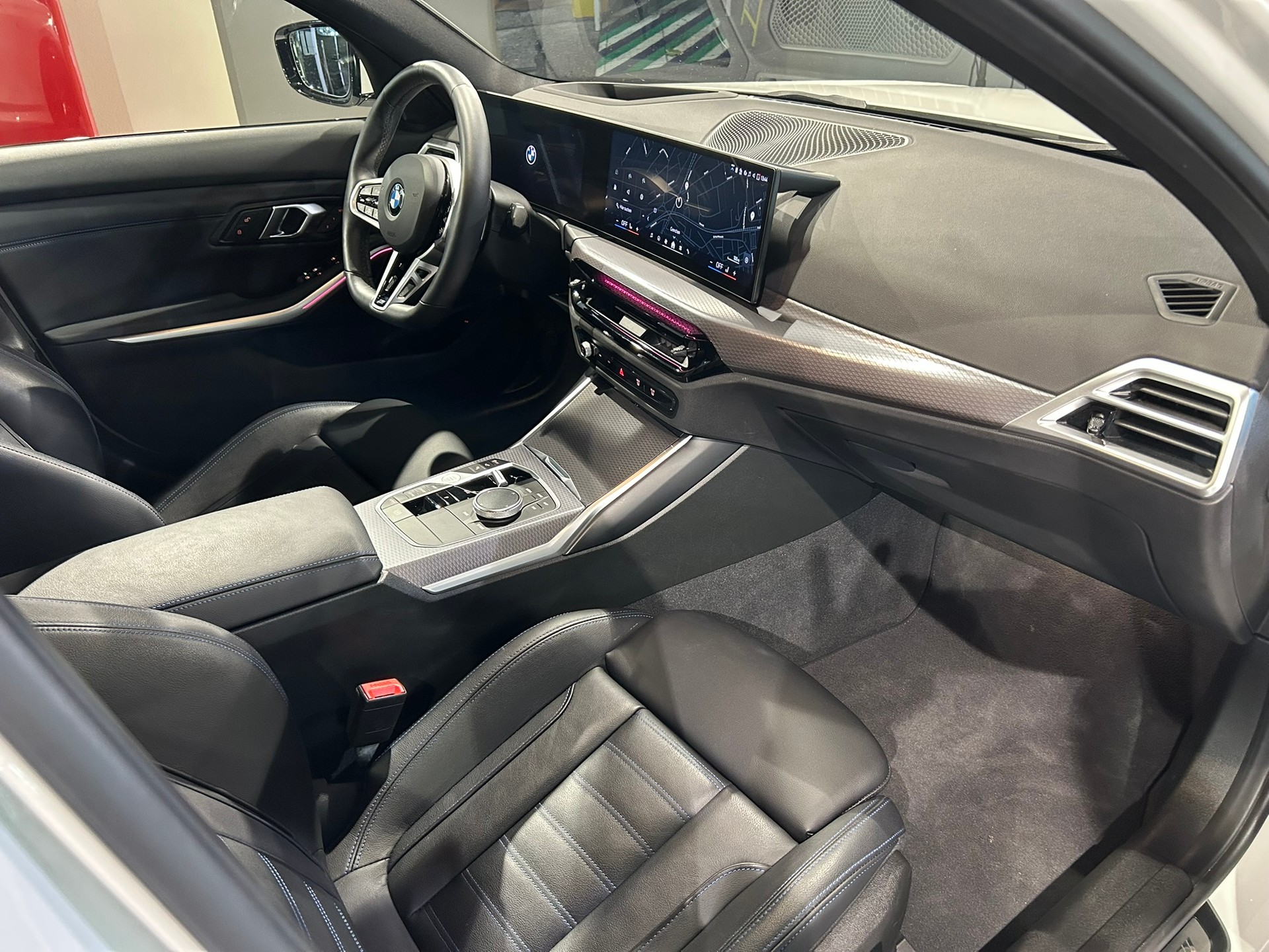 BMW 320d xDrive 48V Steptronic M Sport-image-21