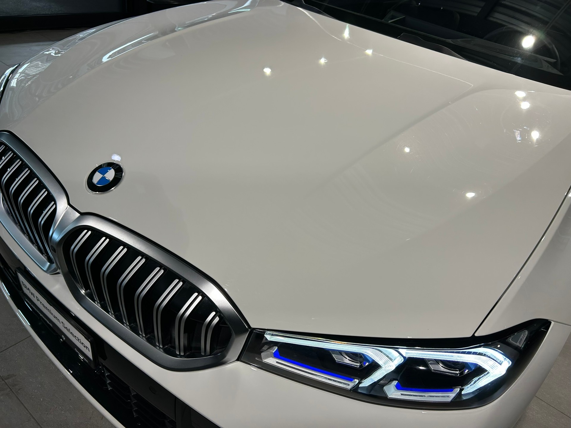 BMW 320d xDrive 48V Steptronic M Sport-image-16