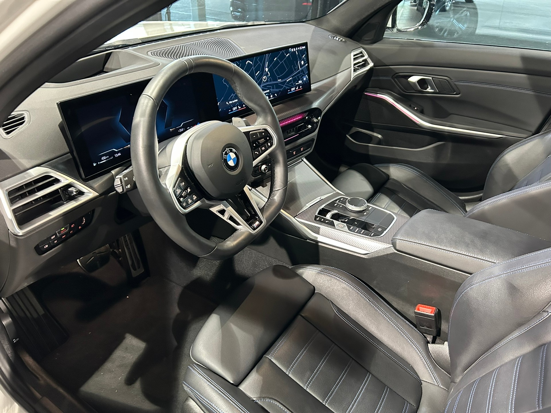 BMW 320d xDrive 48V Steptronic M Sport-image-30