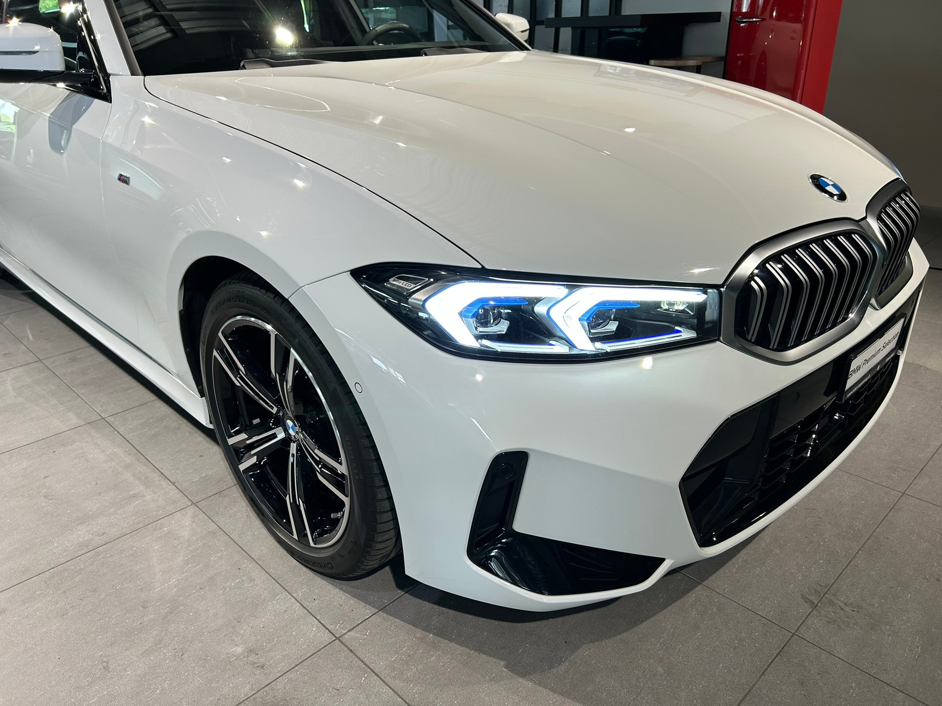 BMW 320d xDrive 48V Steptronic M Sport-image-18