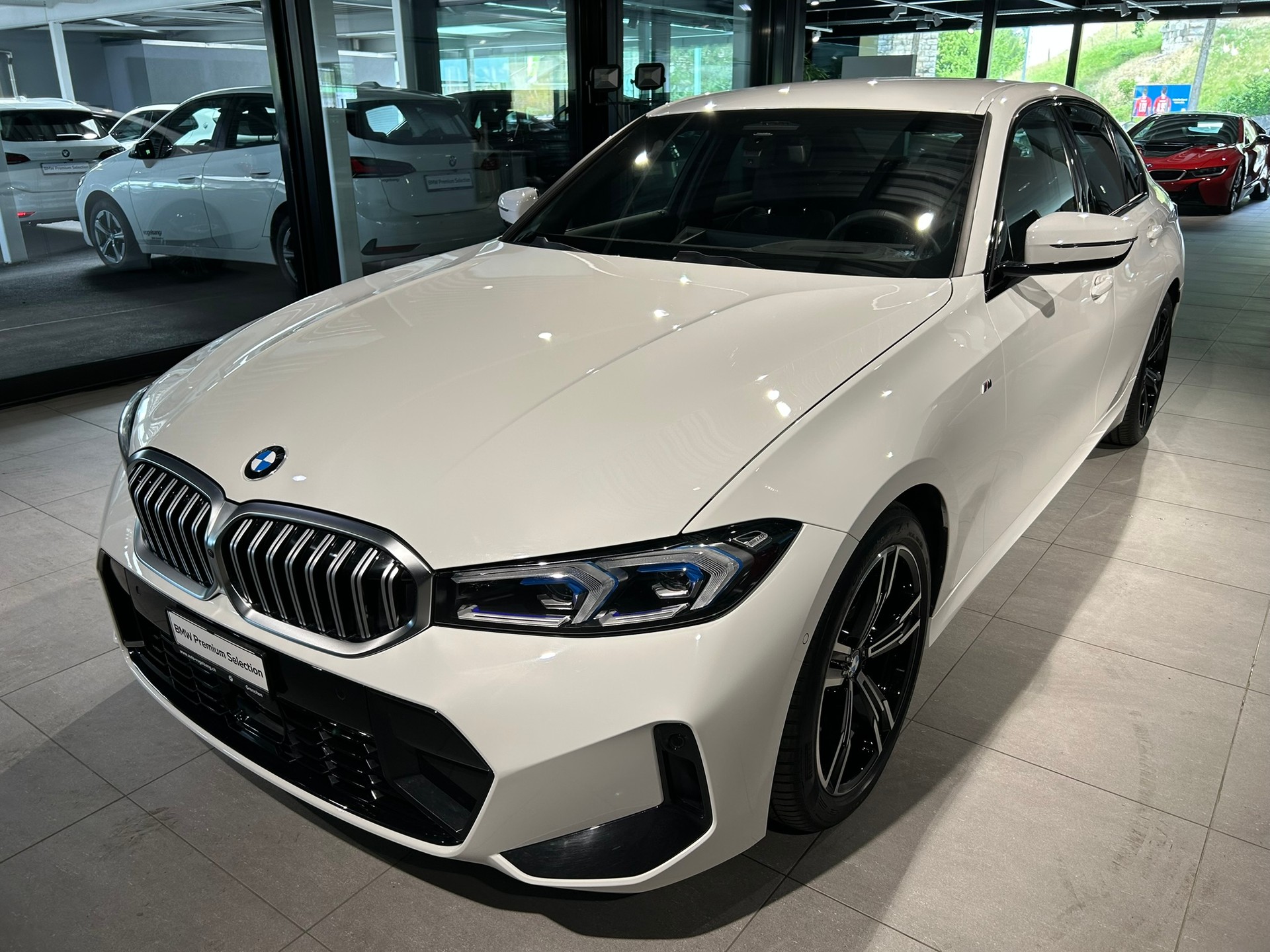 BMW 320d xDrive 48V Steptronic M Sport-image-2