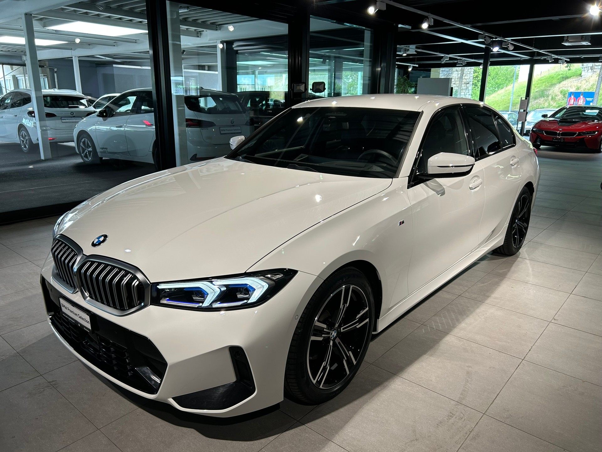 BMW 320d xDrive 48V Steptronic M Sport-image-1