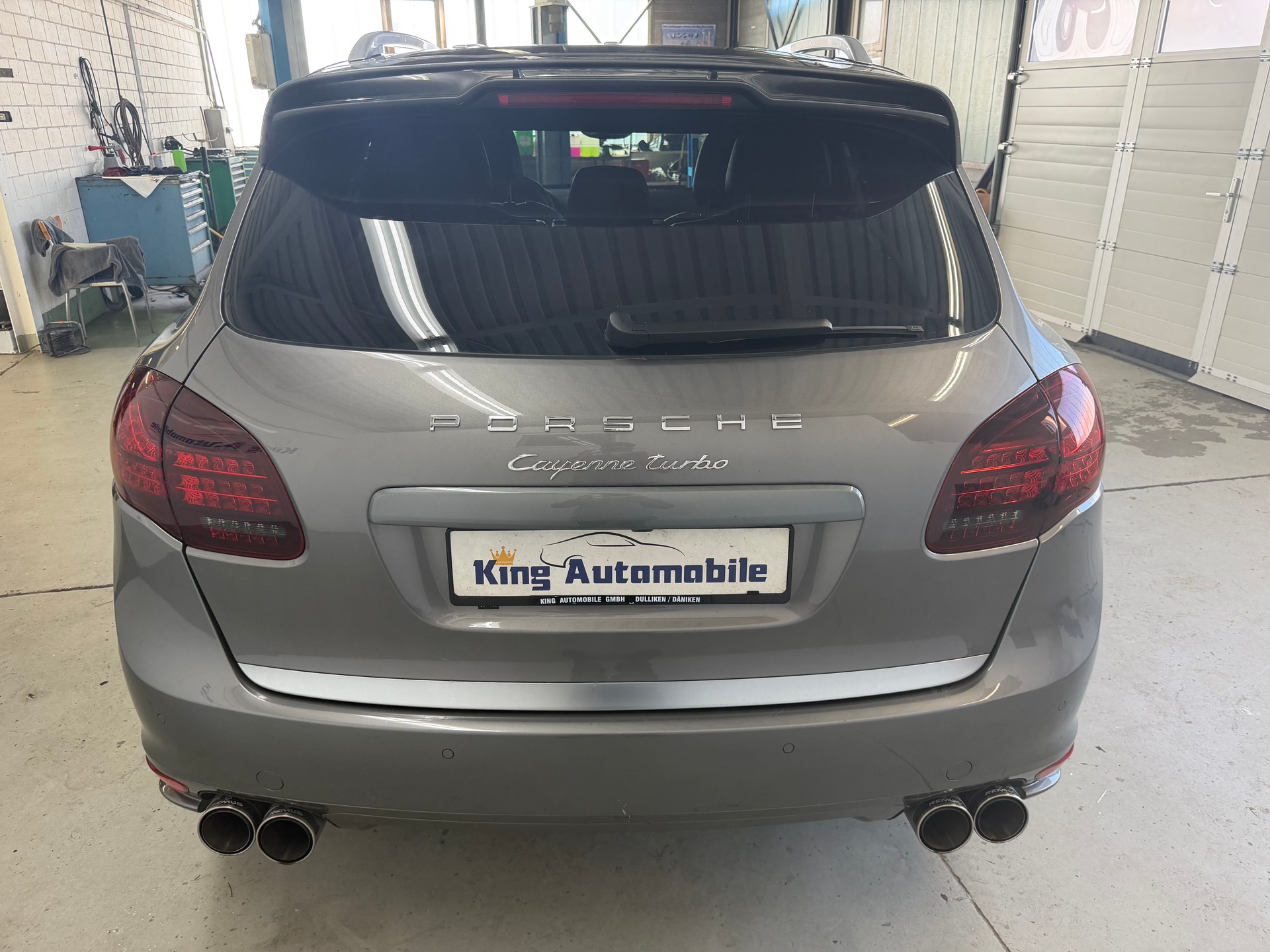PORSCHE Cayenne Turbo-image-5