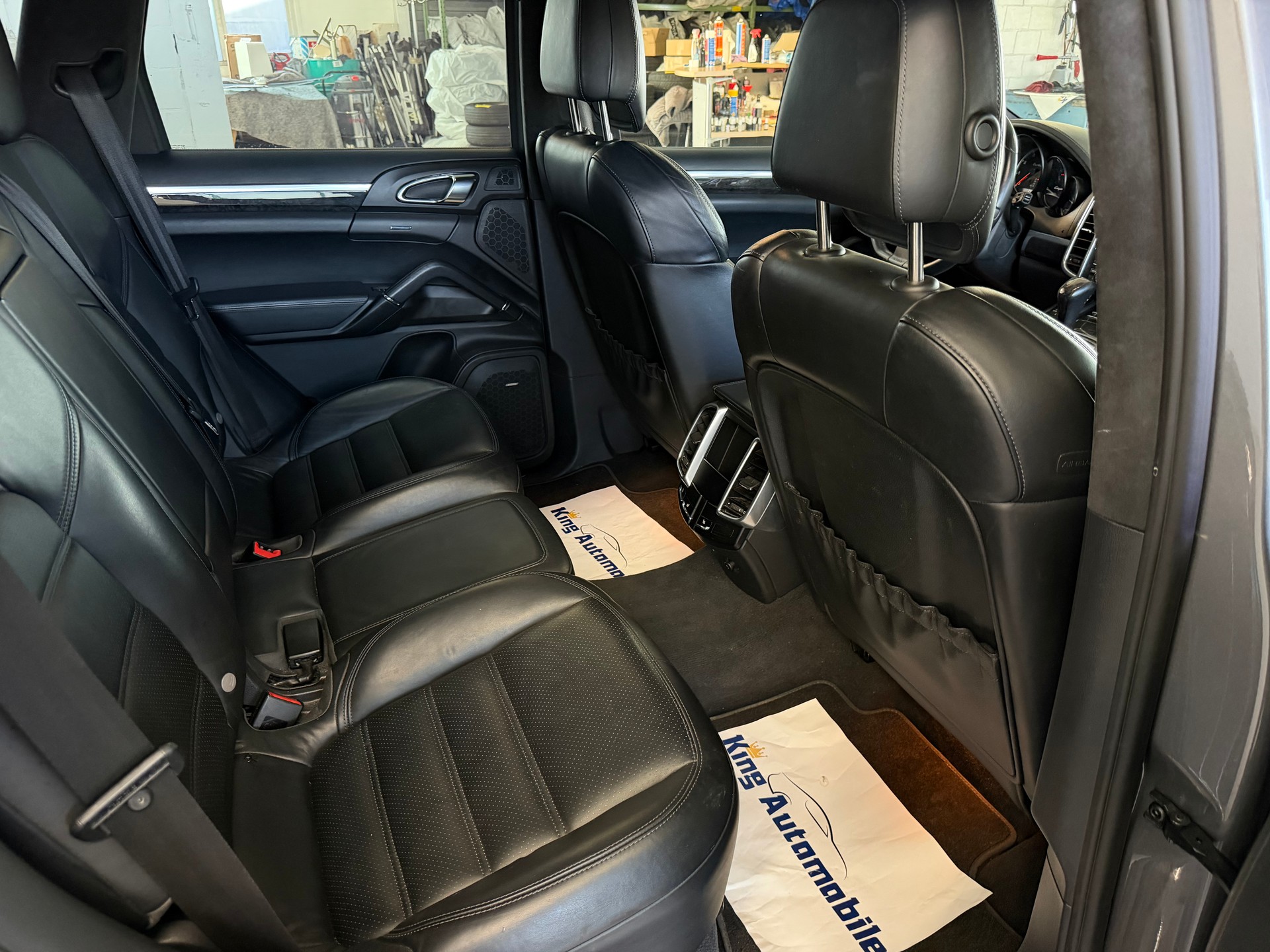 PORSCHE Cayenne Turbo-image-11