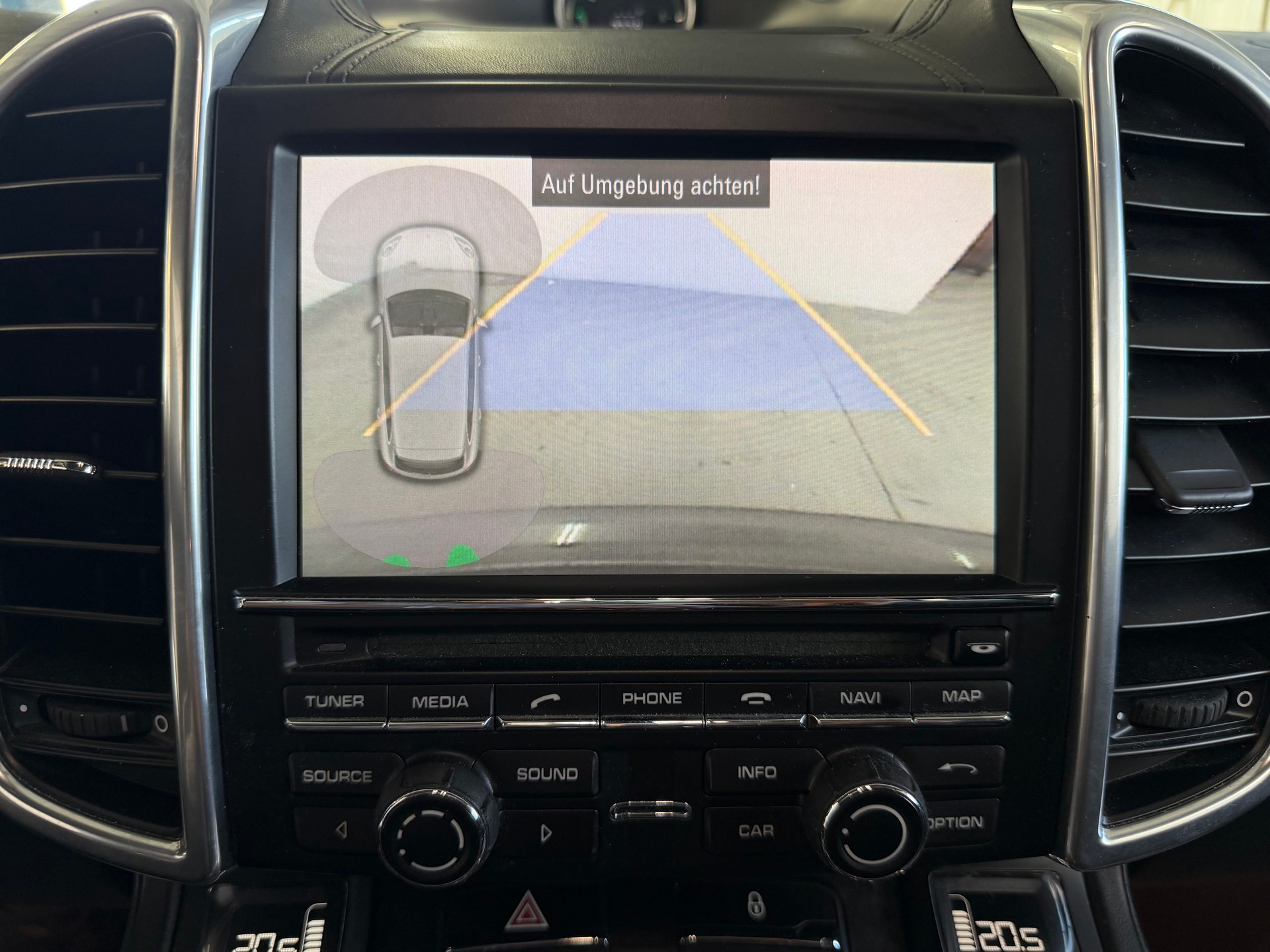 PORSCHE Cayenne Turbo-image-19