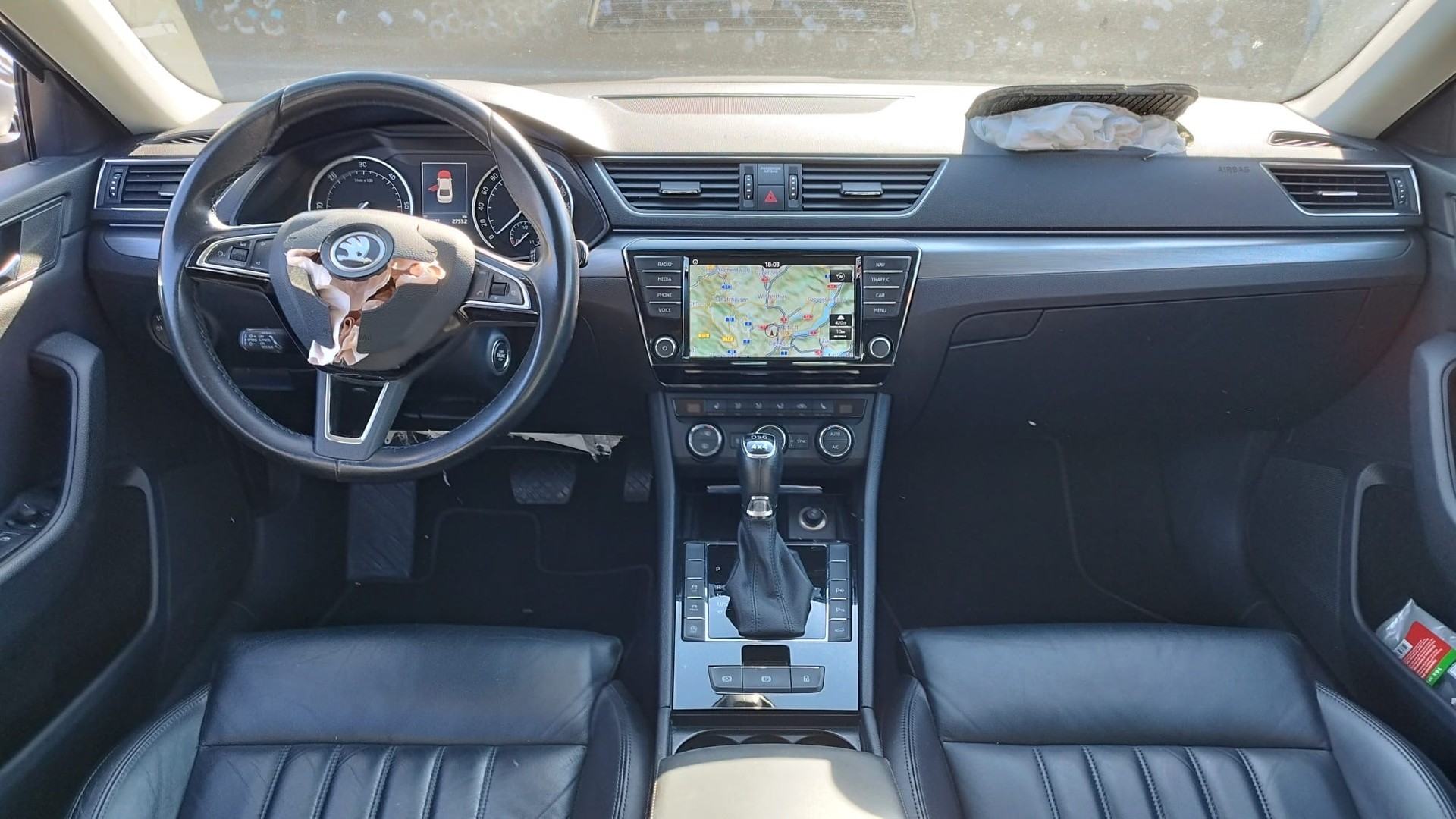 SKODA Superb 2.0TDi Style 4x4 DSG-image-10
