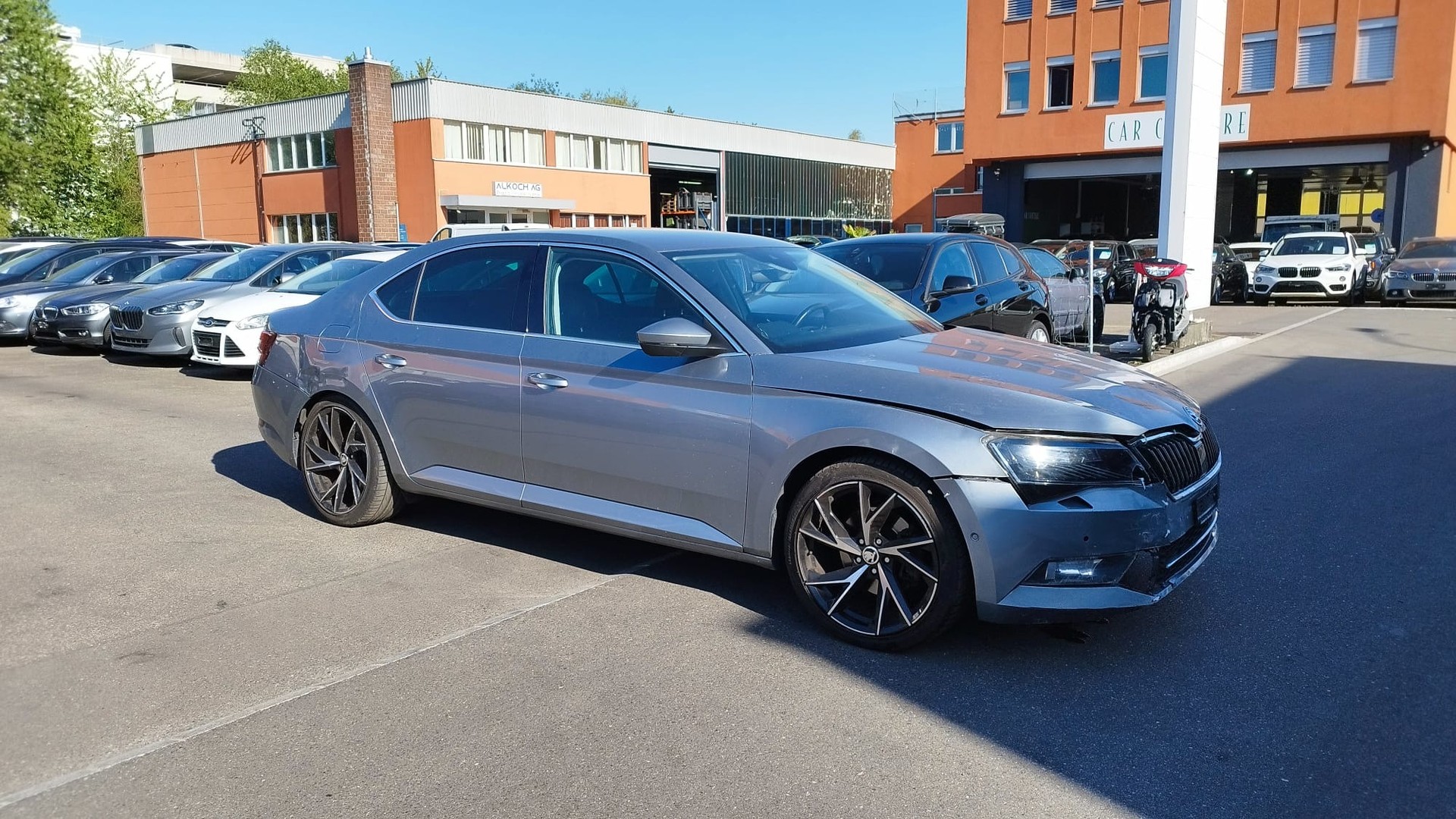 SKODA Superb 2.0TDi Style 4x4 DSG-image-1
