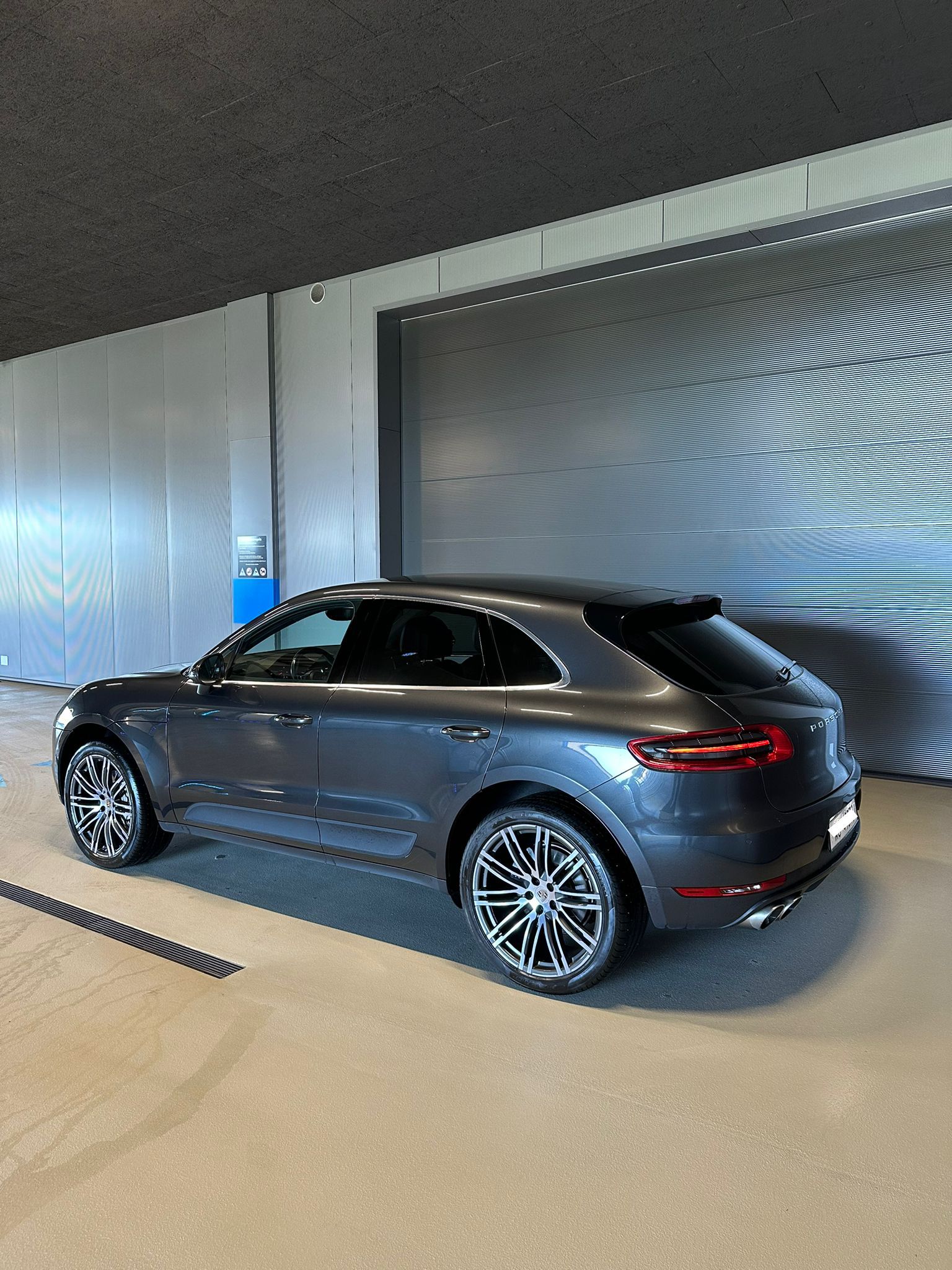 PORSCHE 3.0 V6 S Diesel-image-2
