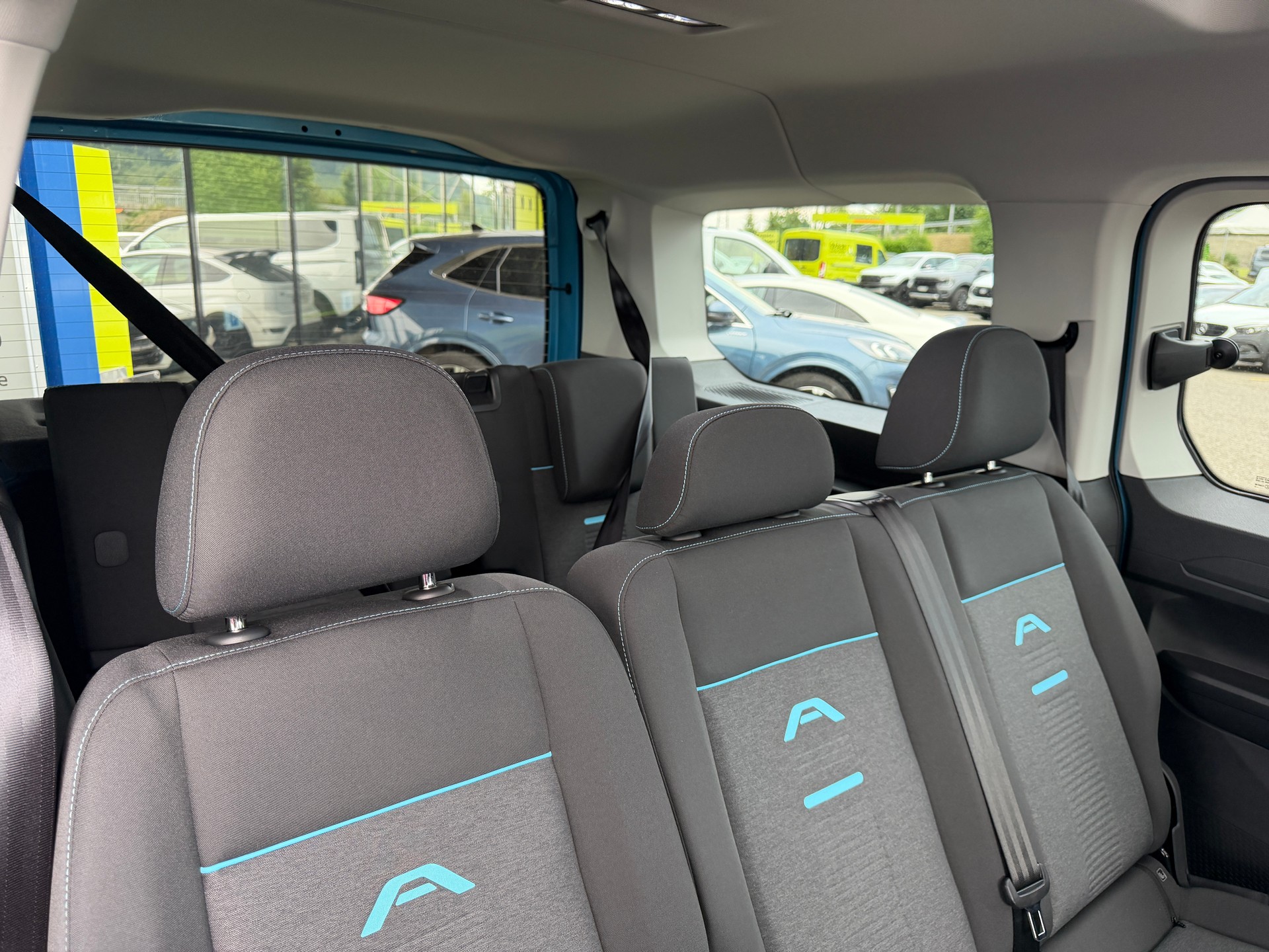 FORD Grand Tourneo Connect 2.0 EcoBlue AWD Active-image-8