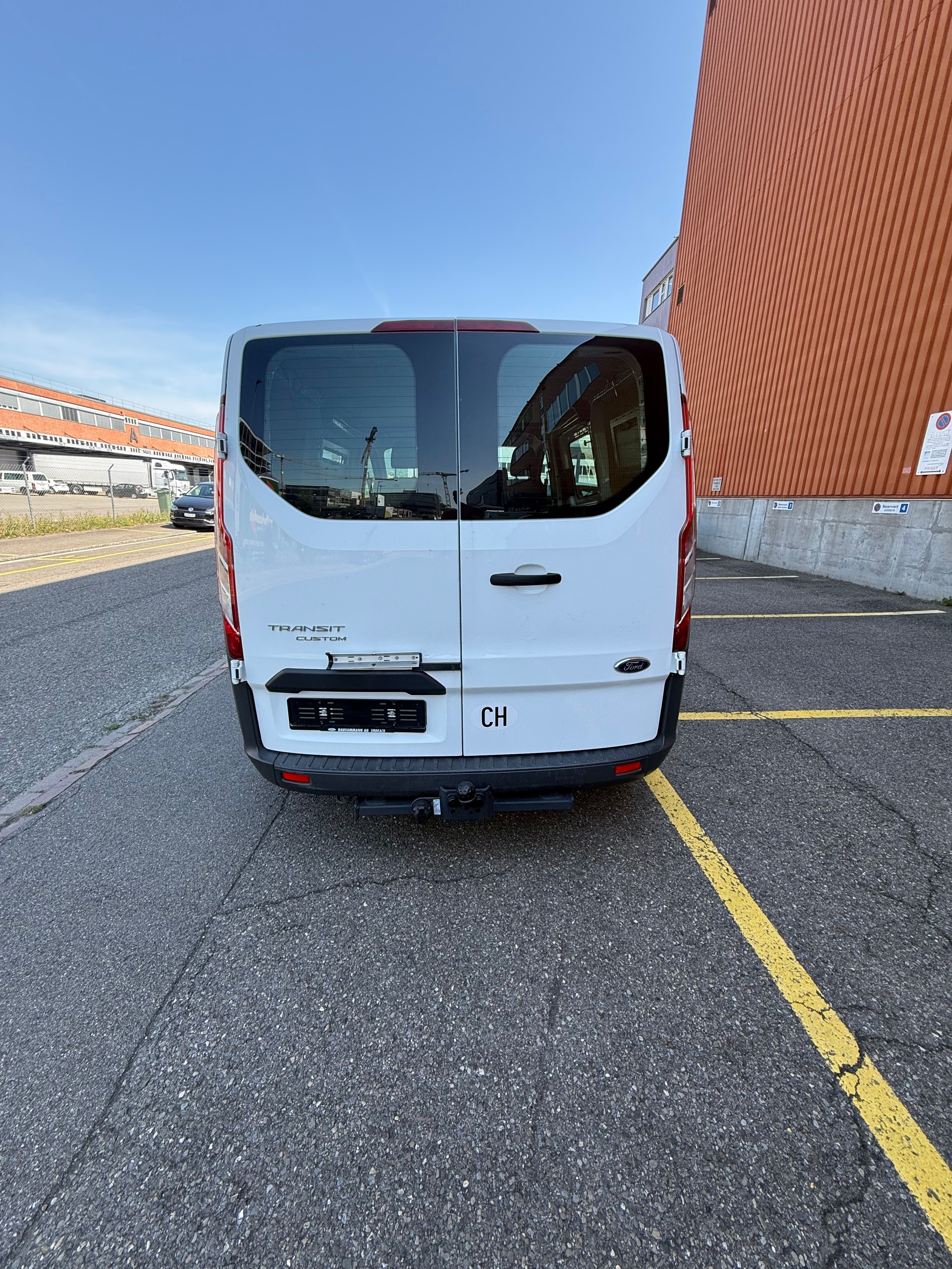 FORD Transit Custom Van 270 L1H1 Limited-image-4