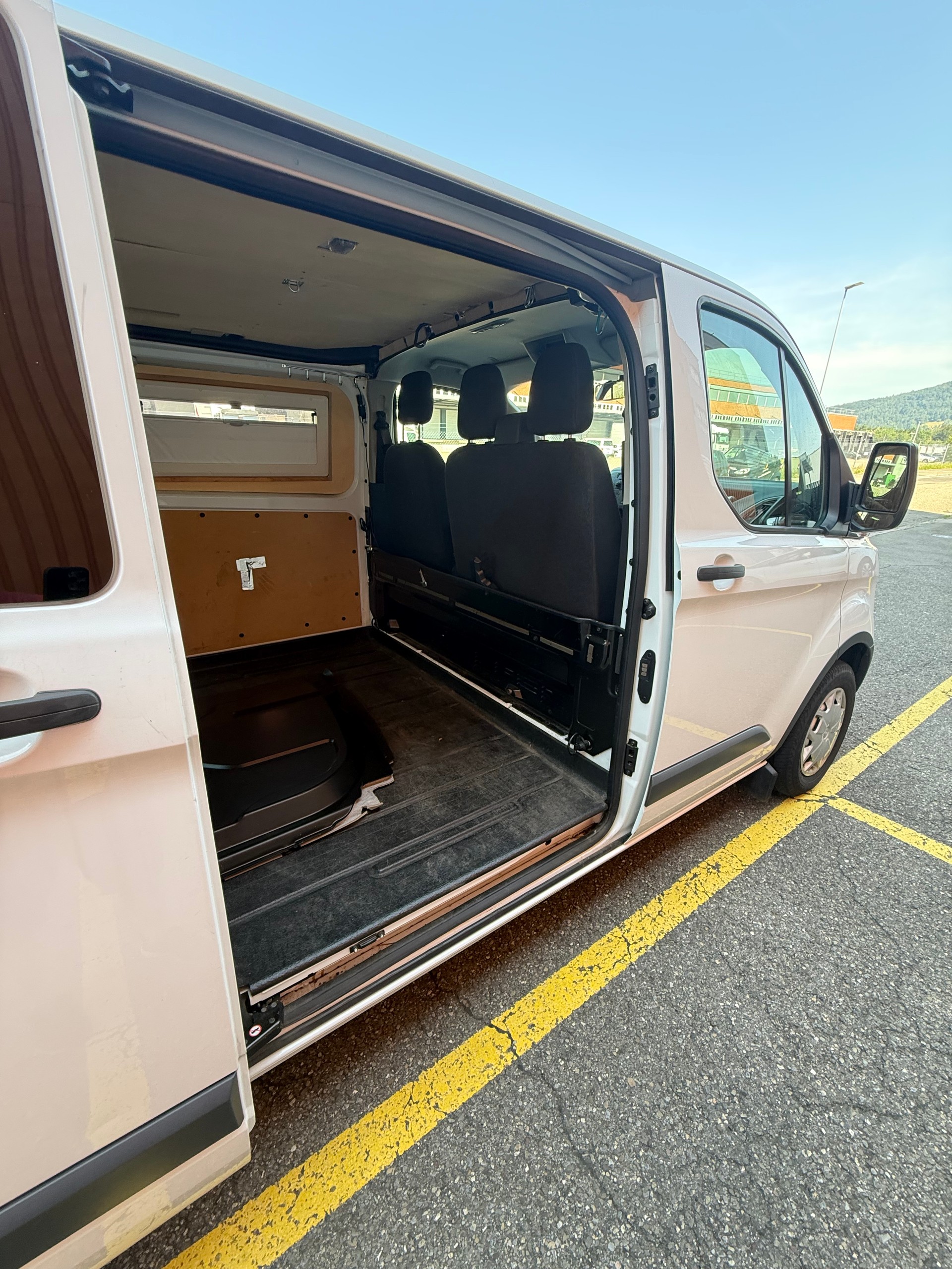 FORD Transit Custom Van 270 L1H1 Limited-image-7