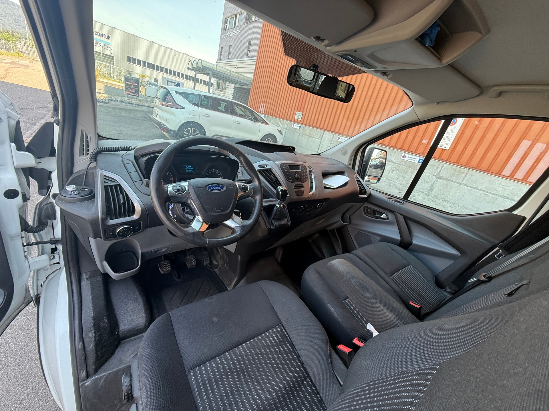 FORD Transit Custom Van 270 L1H1 Limited-image-11