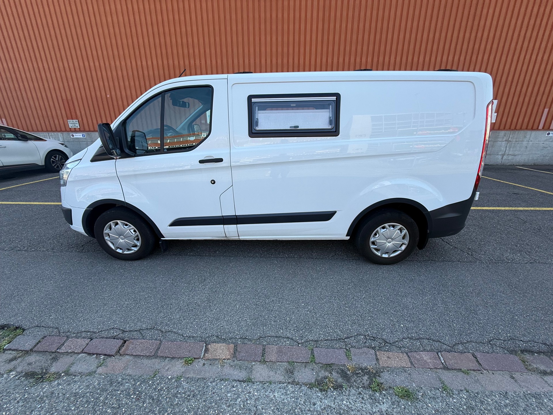 FORD Transit Custom Van 270 L1H1 Limited-image-3