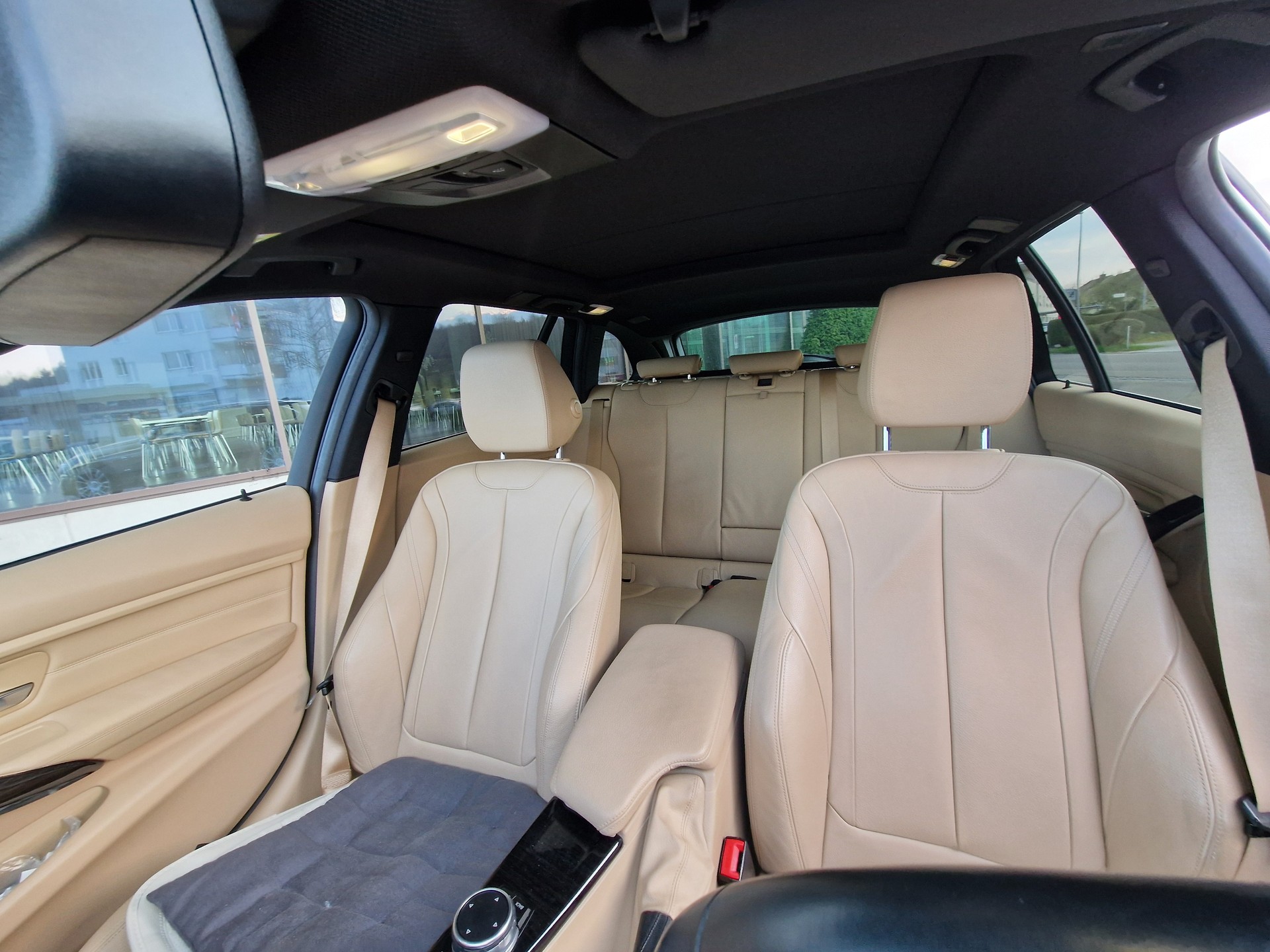 BMW 330d xDrive-image-6