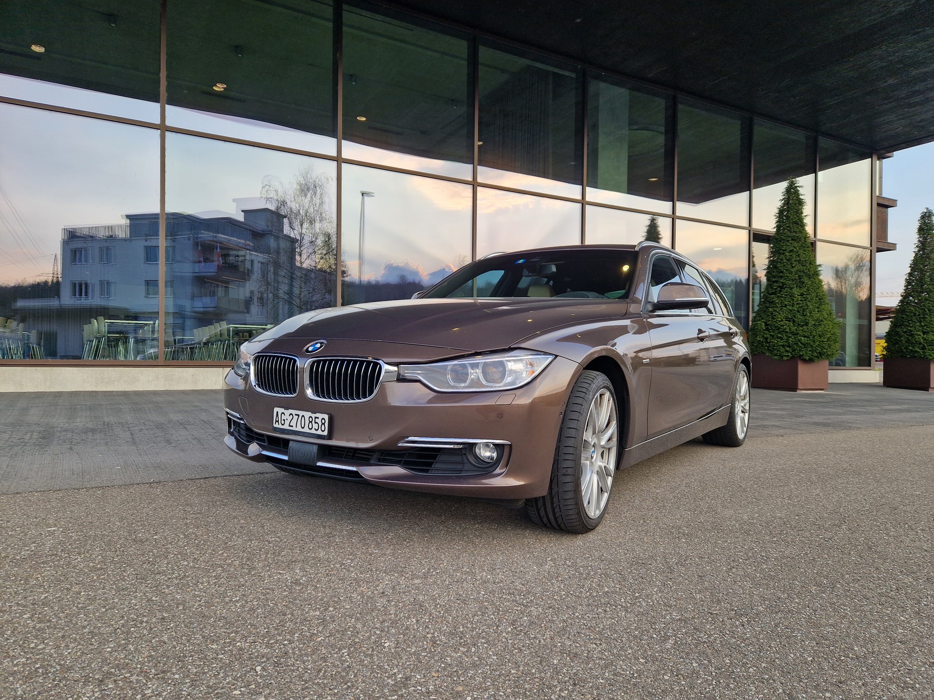 BMW 330d xDrive-image-9