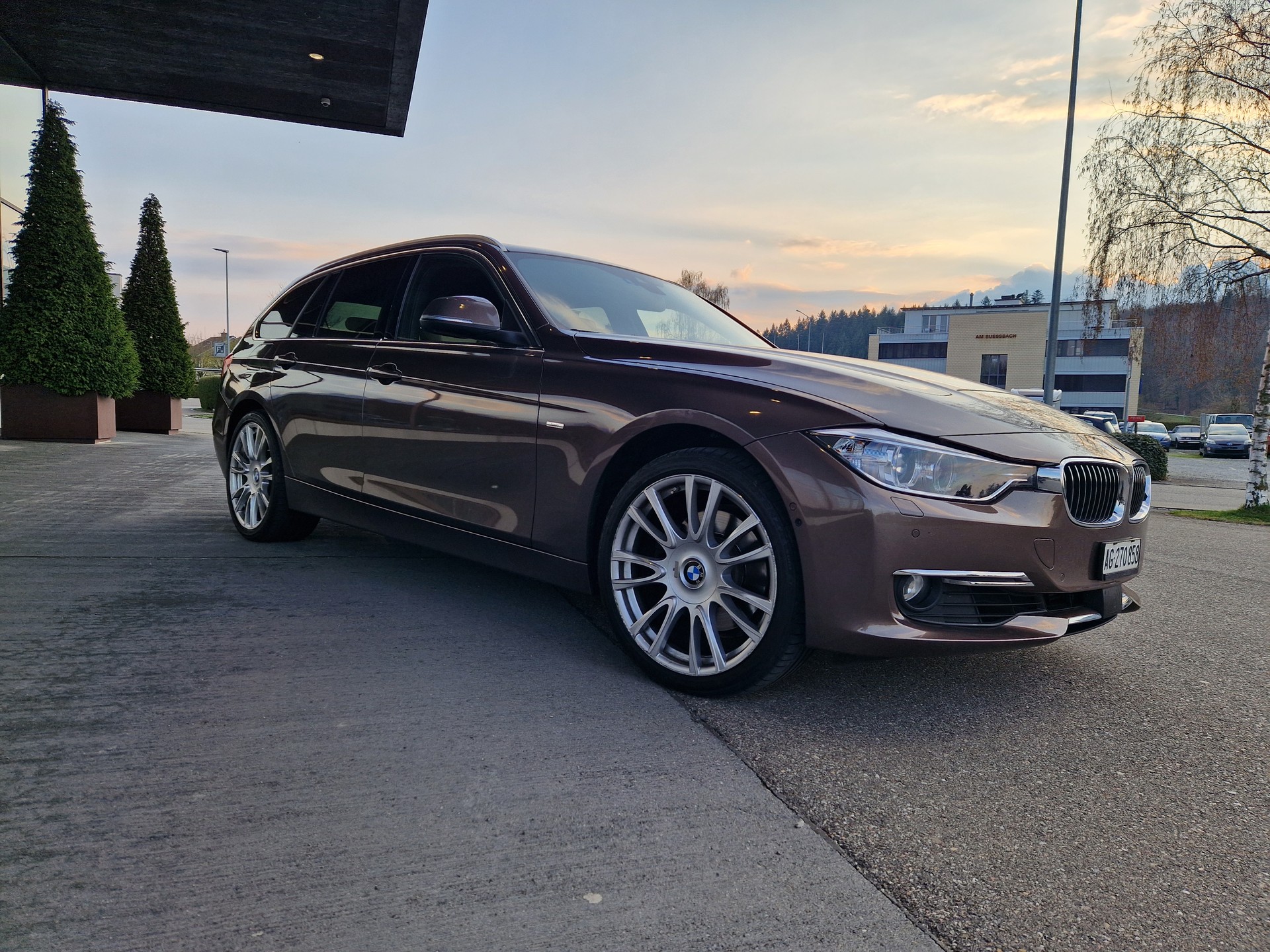 BMW 330d xDrive-image-1