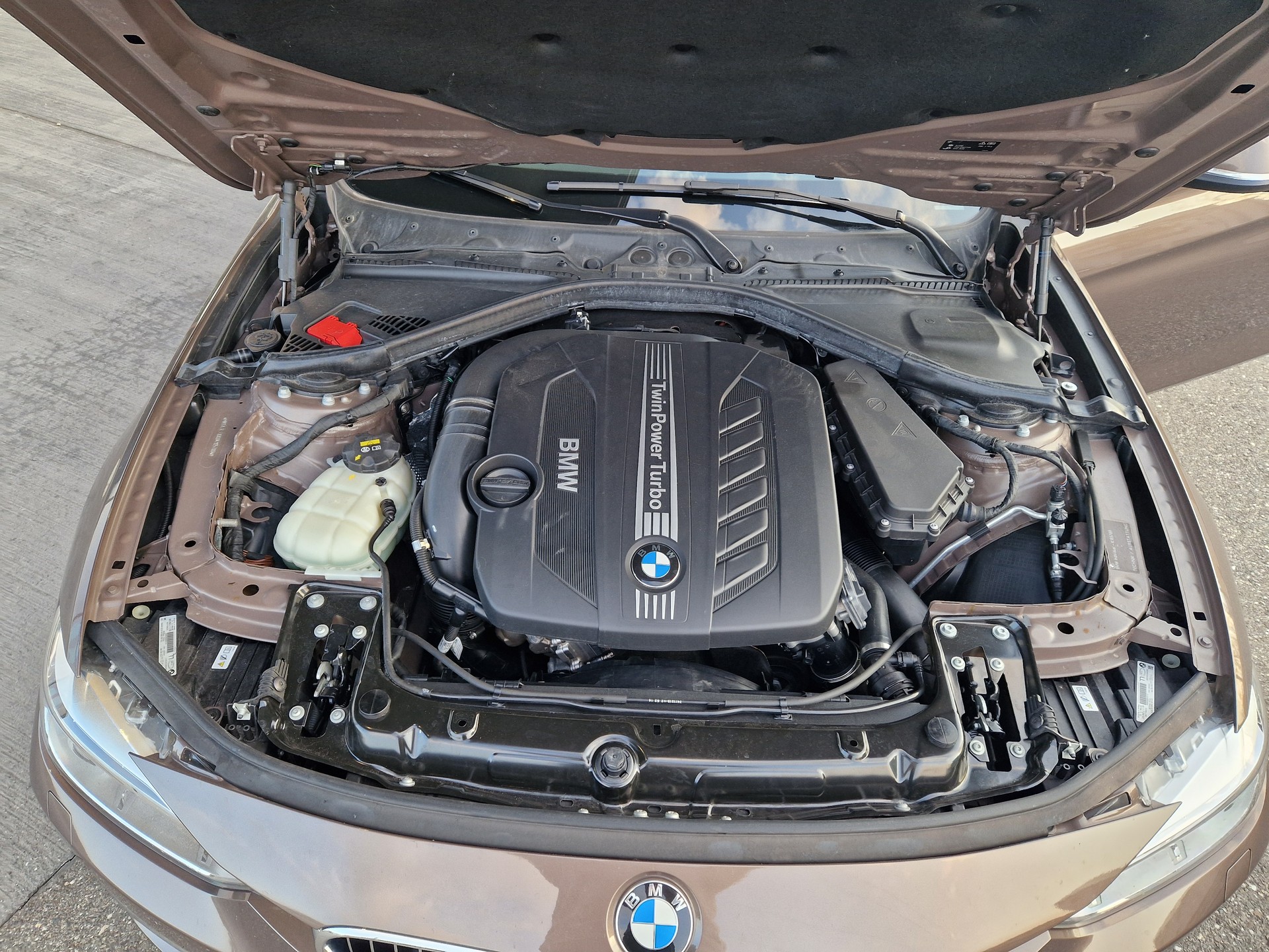 BMW 330d xDrive-image-15