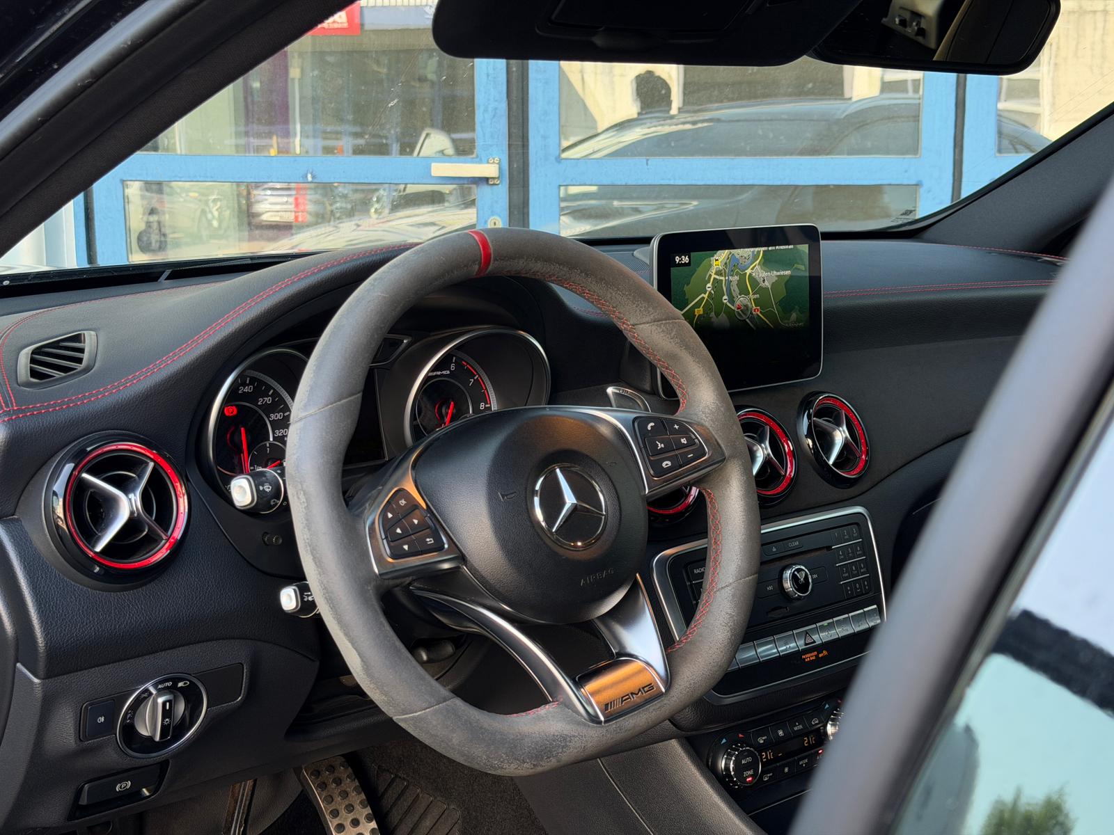 MERCEDES-BENZ GLA 45 AMG 4Matic 7G-DCT-image-10