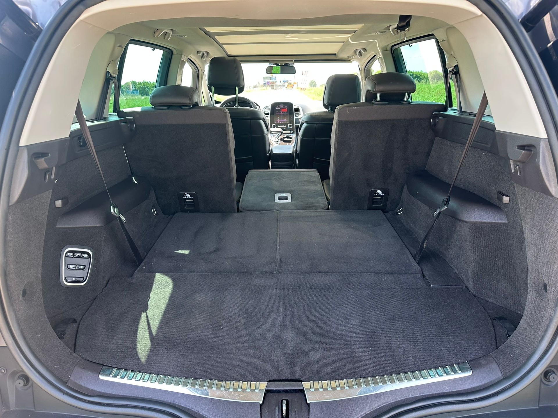 RENAULT Espace 1.6 TCe Swiss Edition EDC-image-13