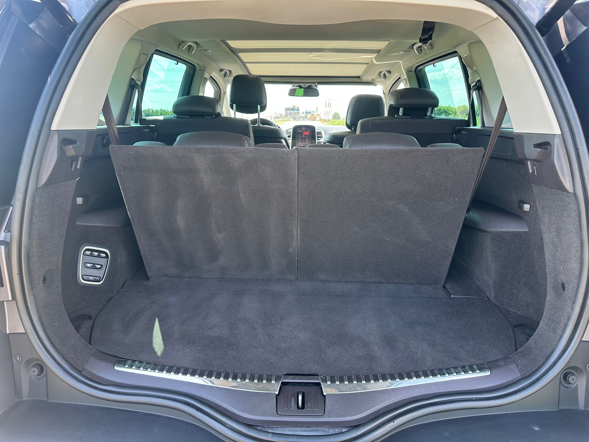 RENAULT Espace 1.6 TCe Swiss Edition EDC-image-12
