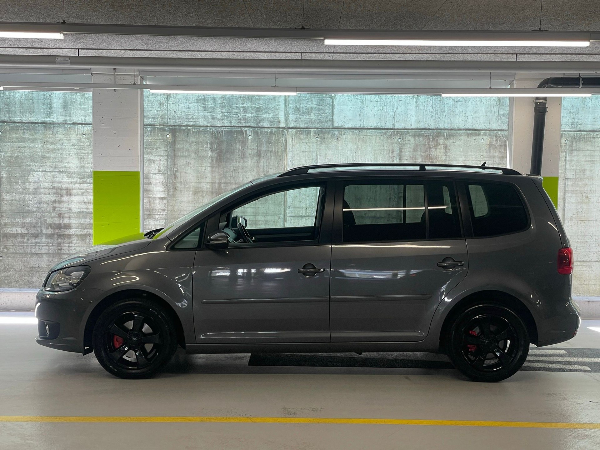 VW Touran 1.4 TSI Highline DSG // MFK NEU-image-1