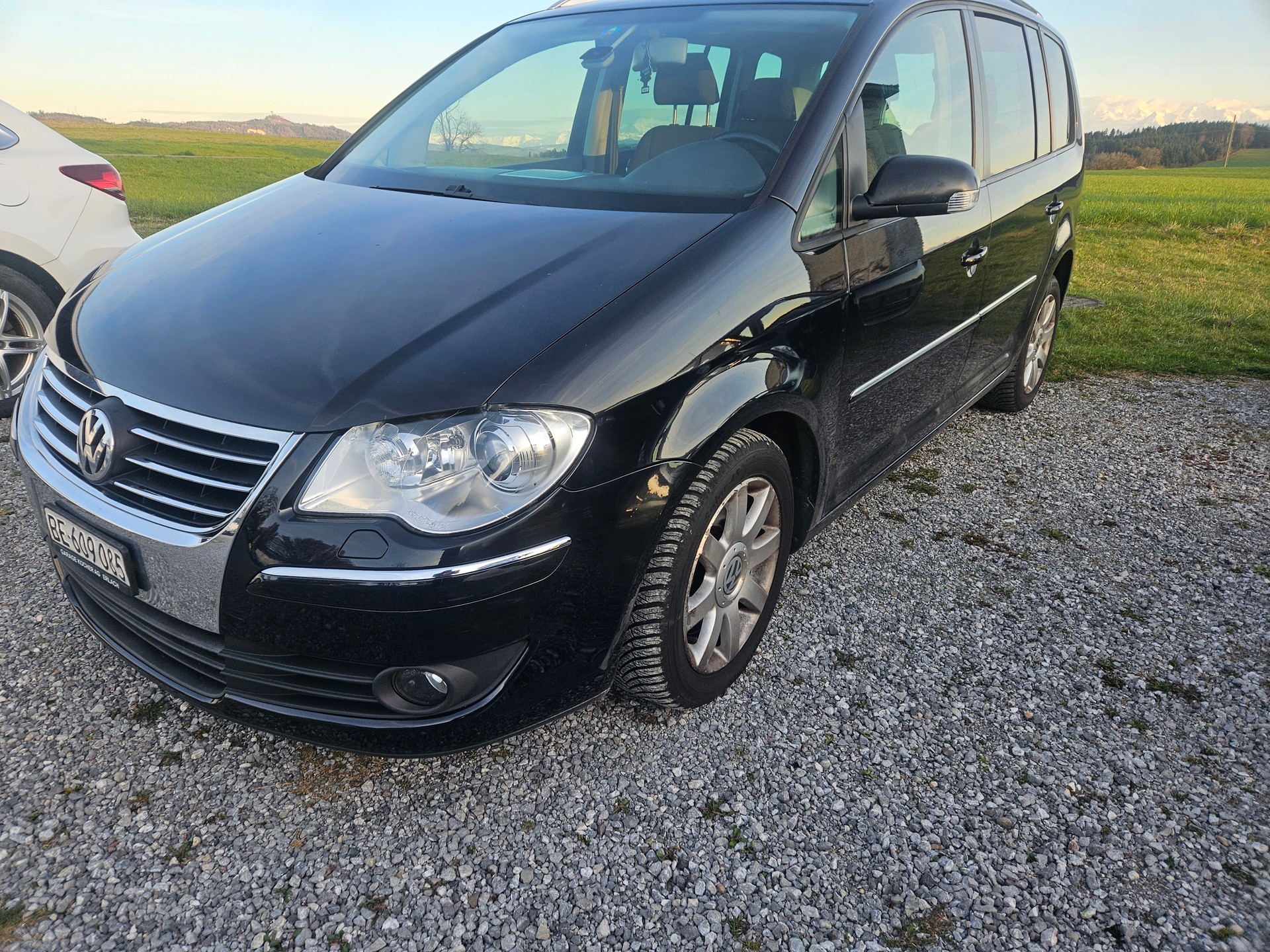 VW Touran 1.4 TSI Highline DSG-image-1