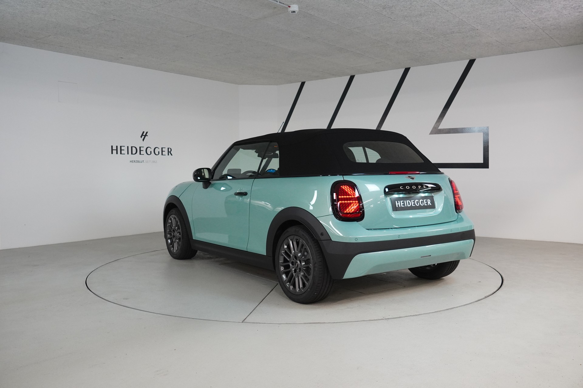 MINI Cooper C Cabriolet DKG-image-4