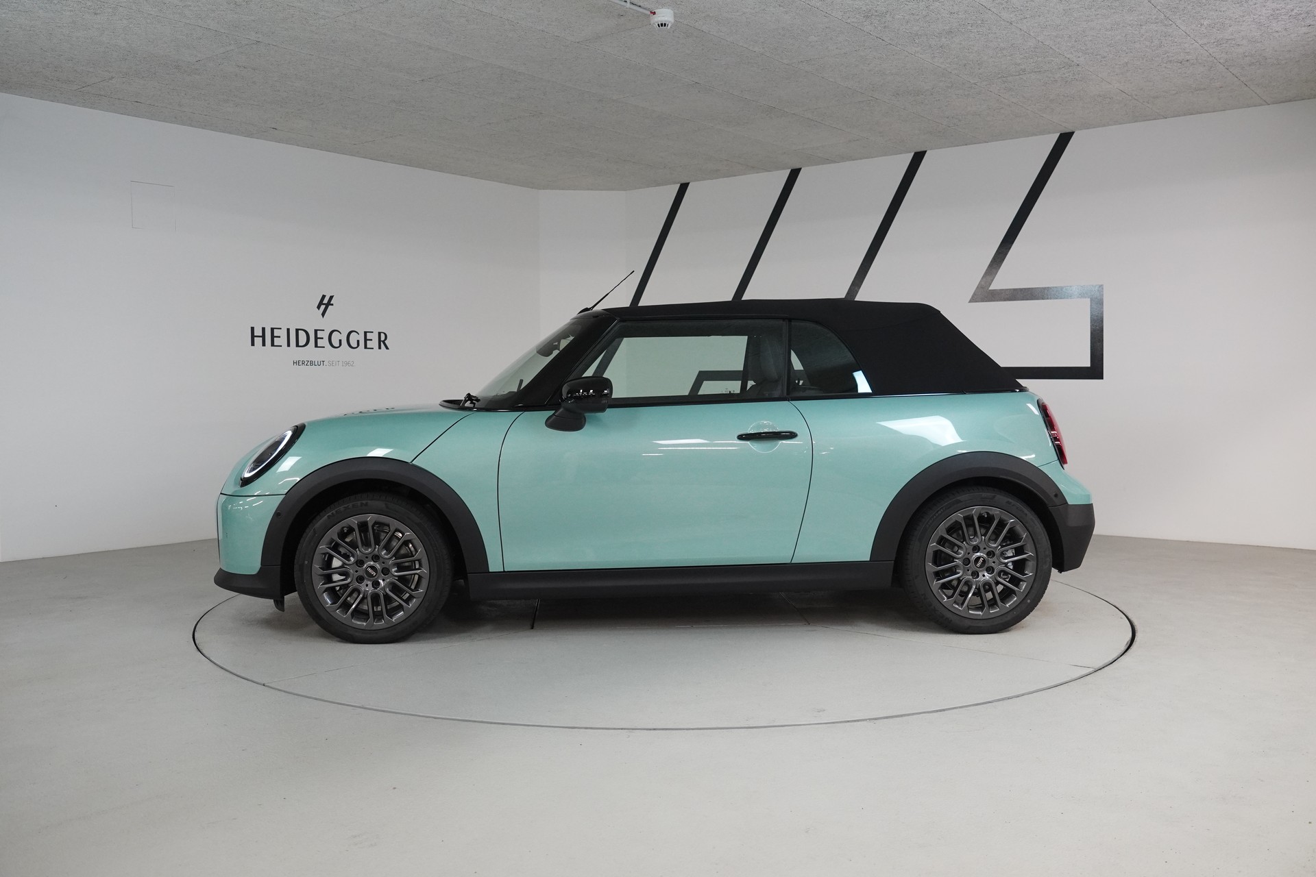 MINI Cooper C Cabriolet DKG-image-3