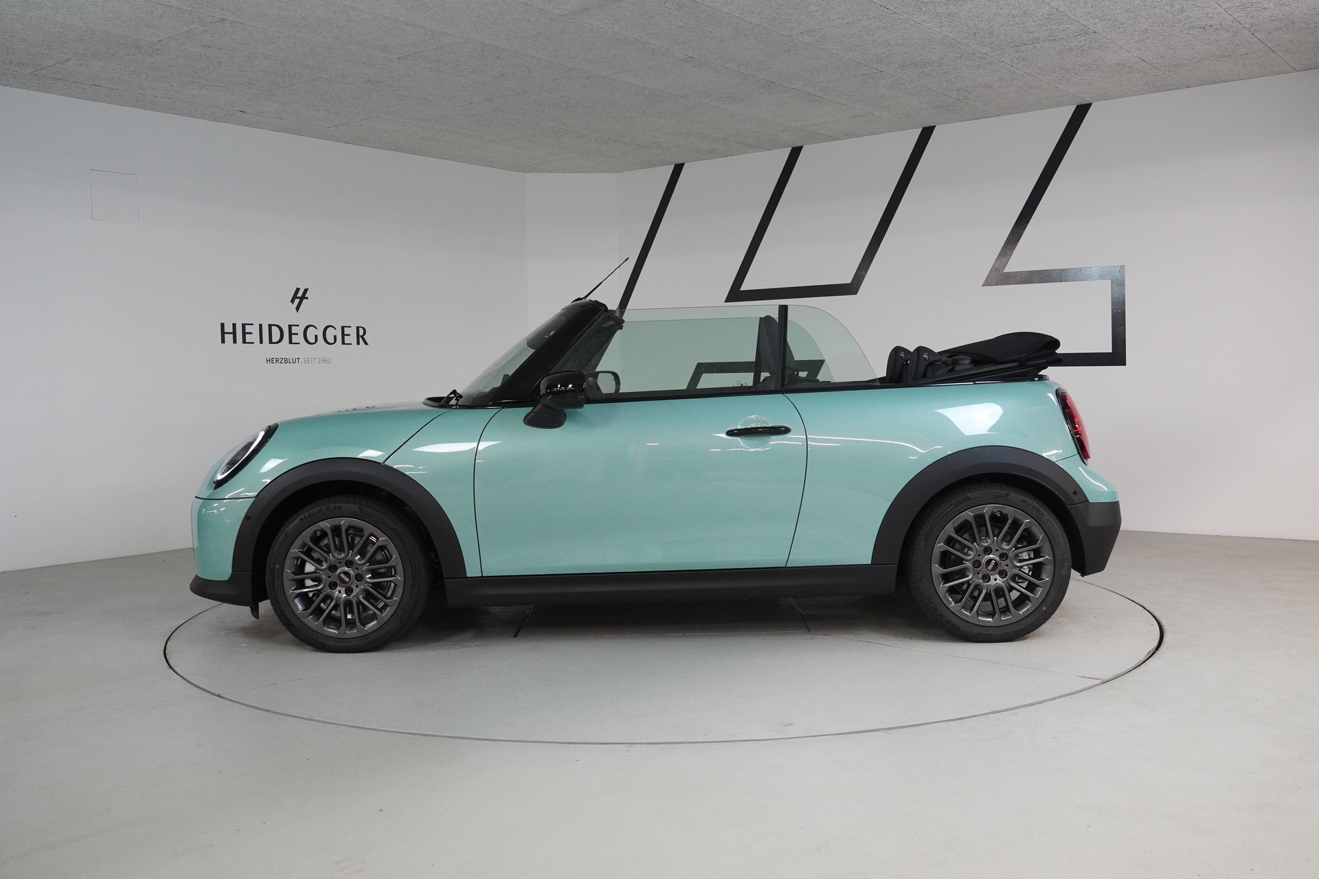 MINI Cooper C Cabriolet DKG-image-11