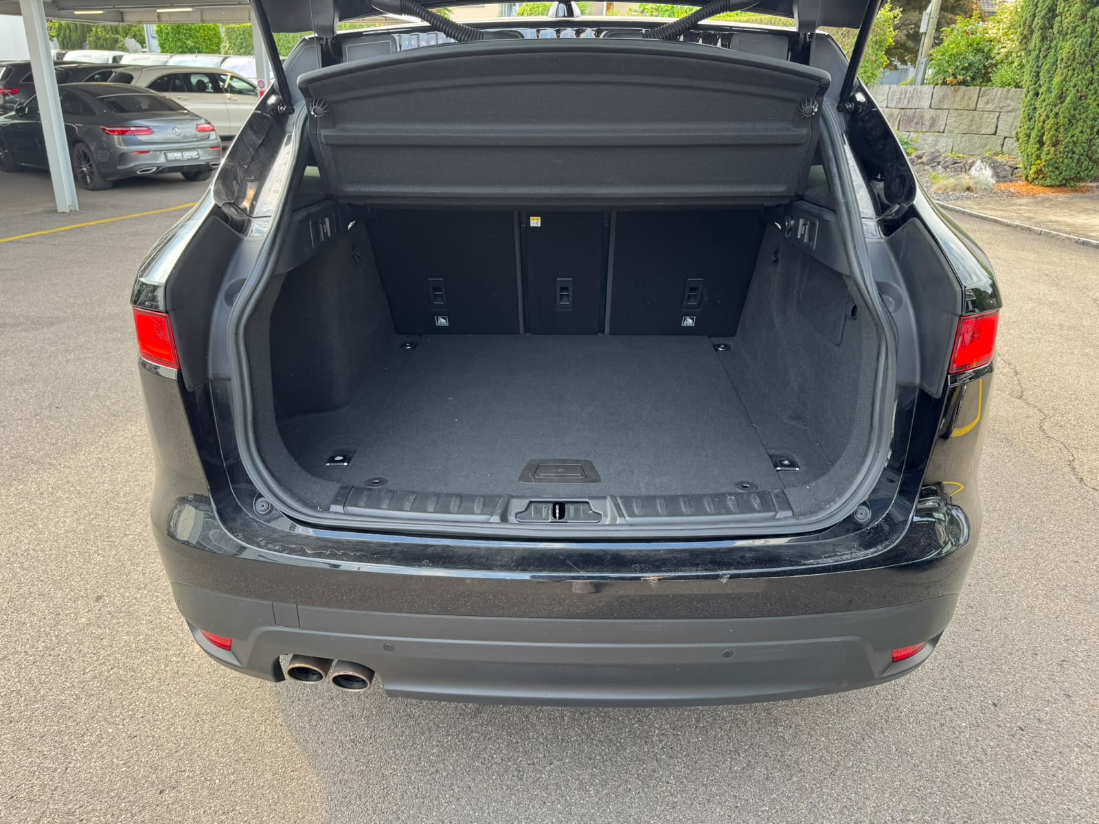 JAGUAR F-Pace 2.0d Pure AWD Automatik-image-7