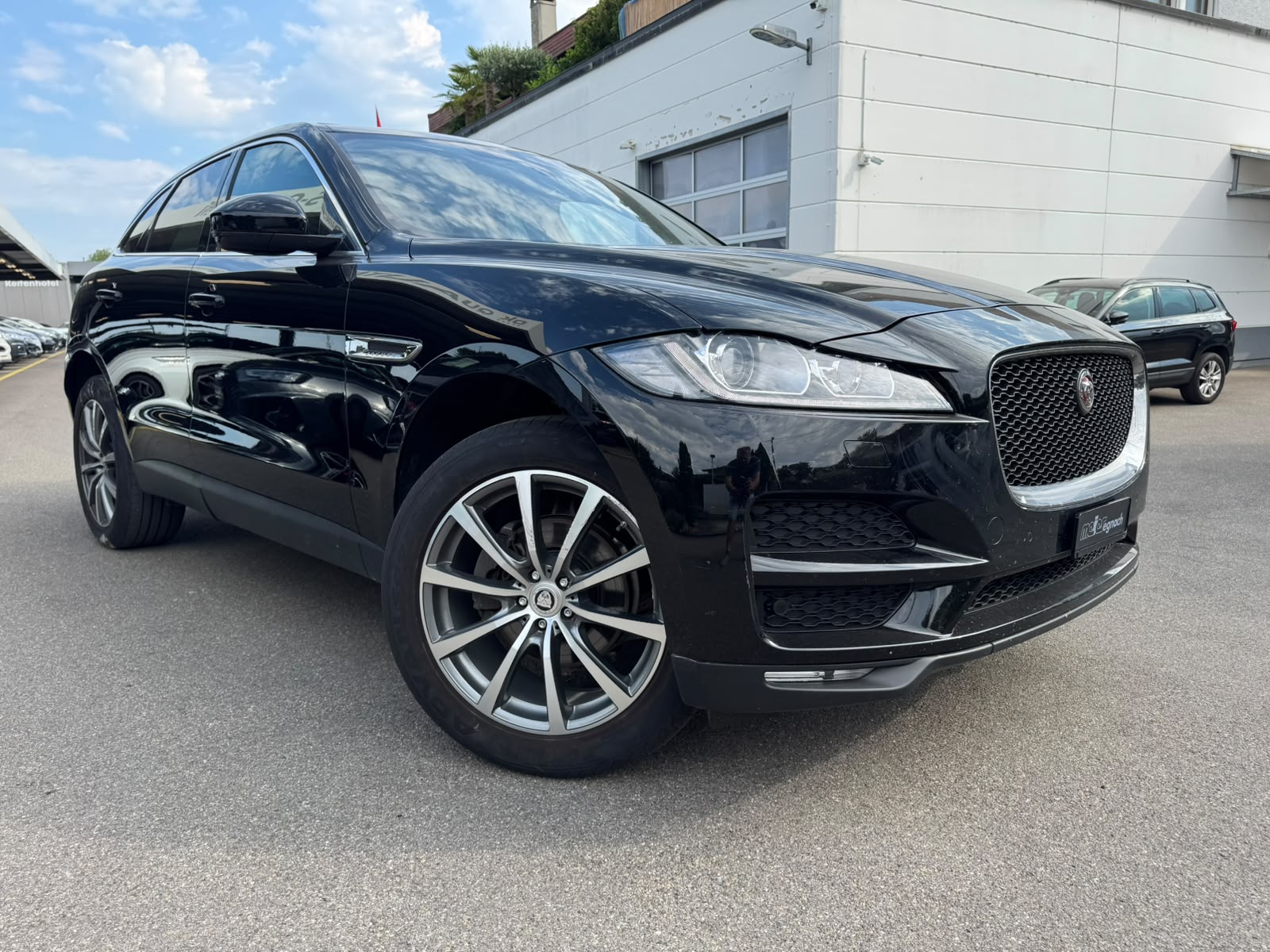 JAGUAR F-Pace 2.0d Pure AWD Automatik-image-2