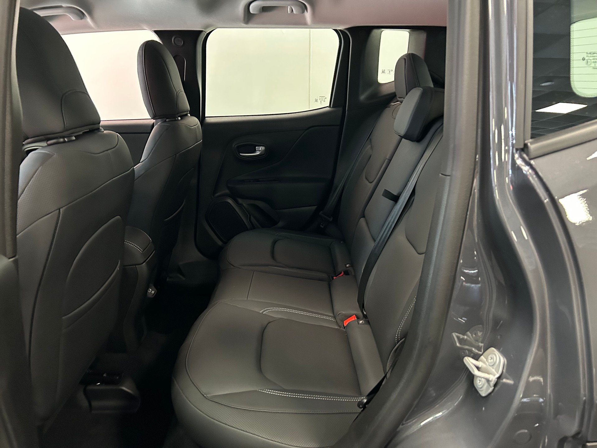 JEEP Renegade 1.3 T PHEV Summit AWD-image-13