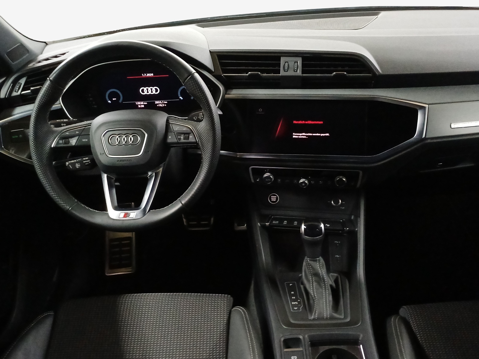 AUDI Q3 Sportback 40 TFSI S line quattro S-tronic-image-8