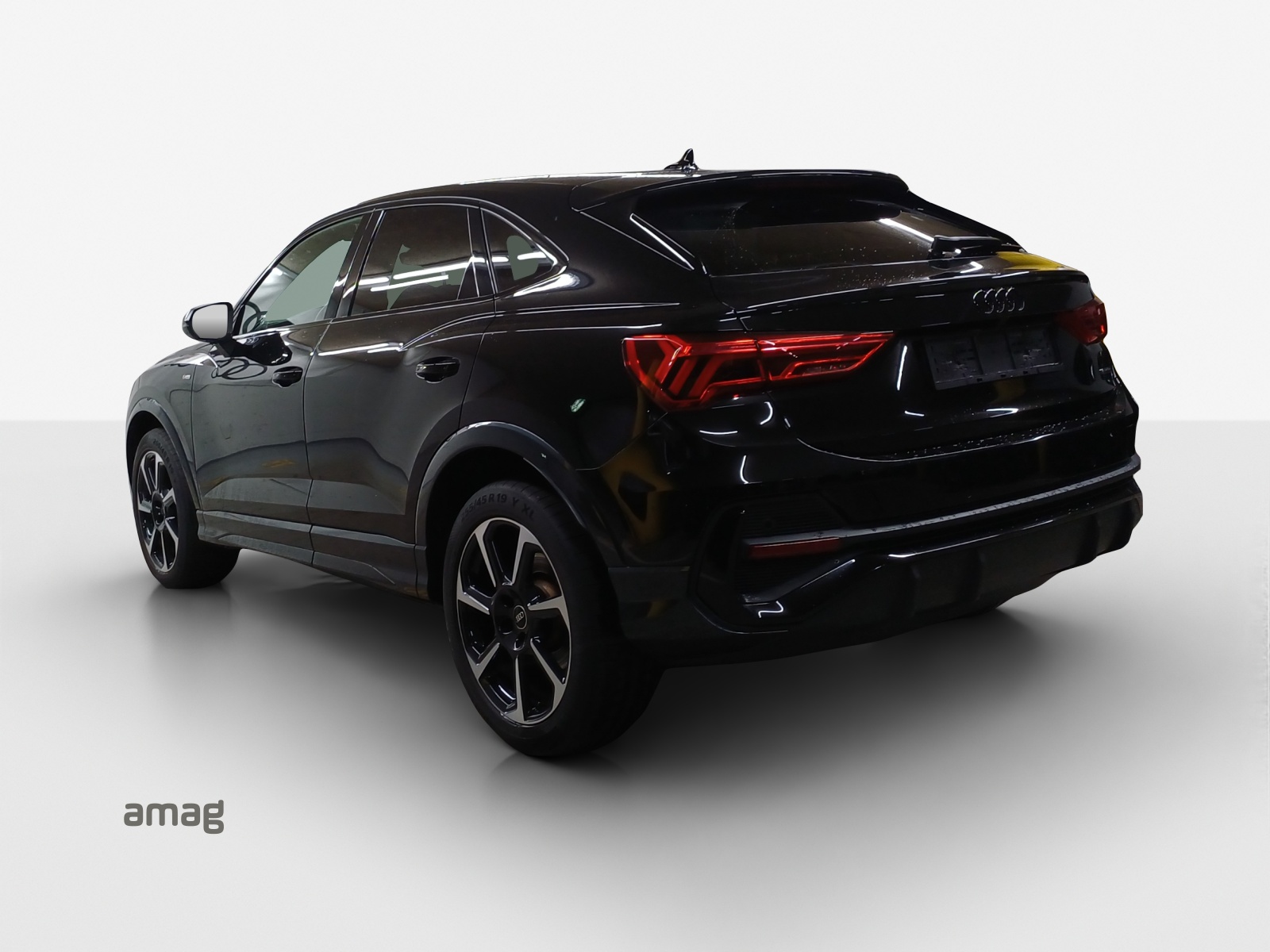 AUDI Q3 Sportback 40 TFSI S line quattro S-tronic-image-2