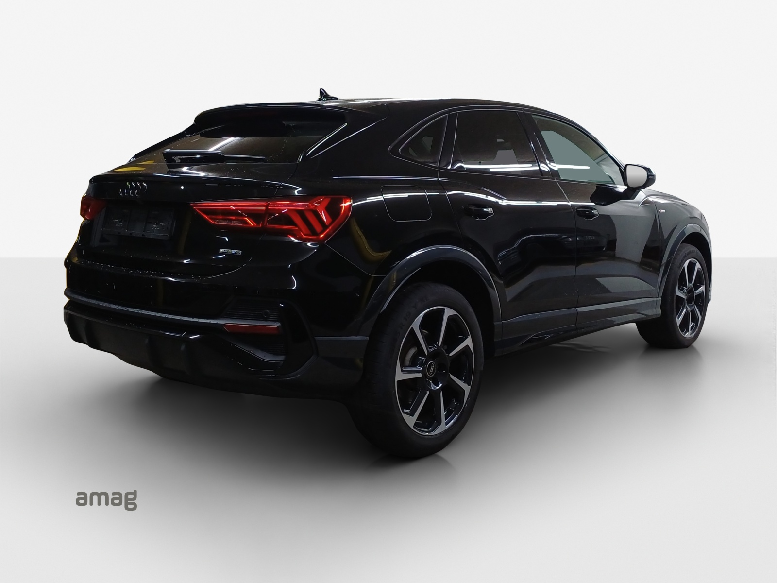 AUDI Q3 Sportback 40 TFSI S line quattro S-tronic-image-4