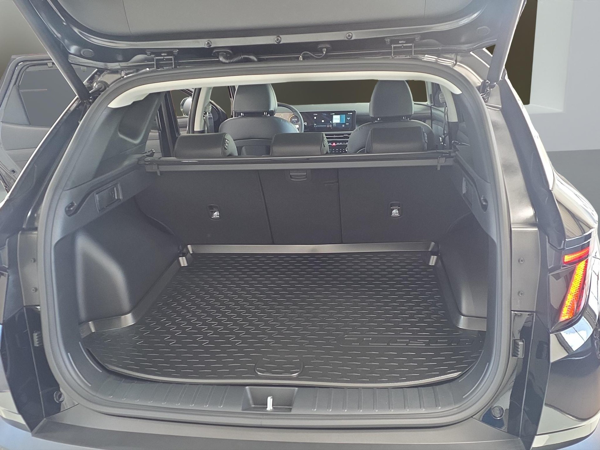 HYUNDAI Tucson 1.6 T-GDi HEV Vertex Swiss Edition 4WD-image-17