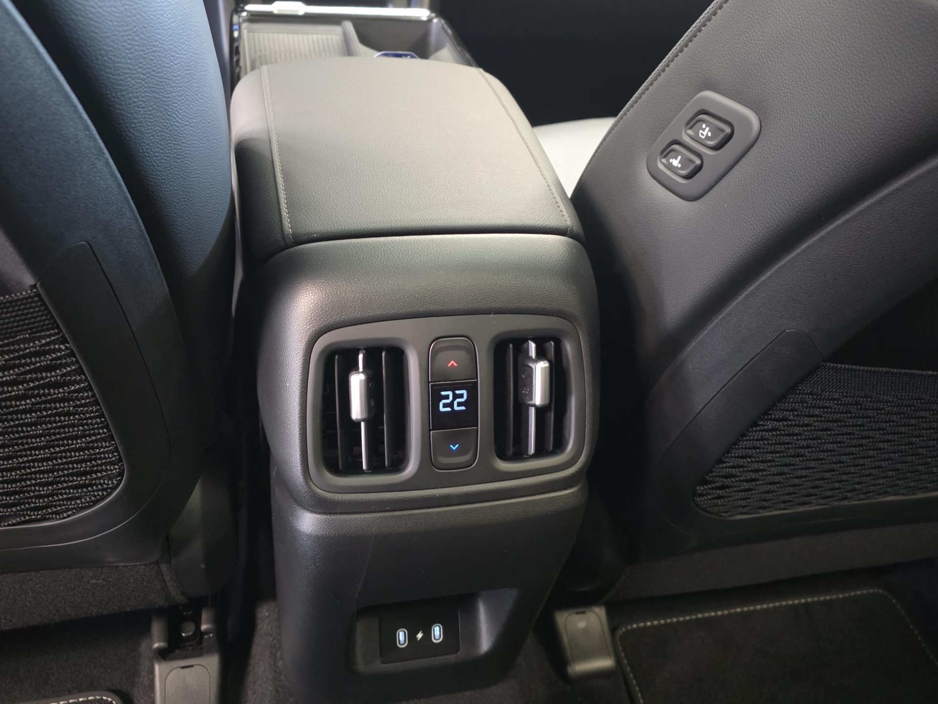 HYUNDAI Tucson 1.6 T-GDi HEV Vertex Swiss Edition 4WD-image-14