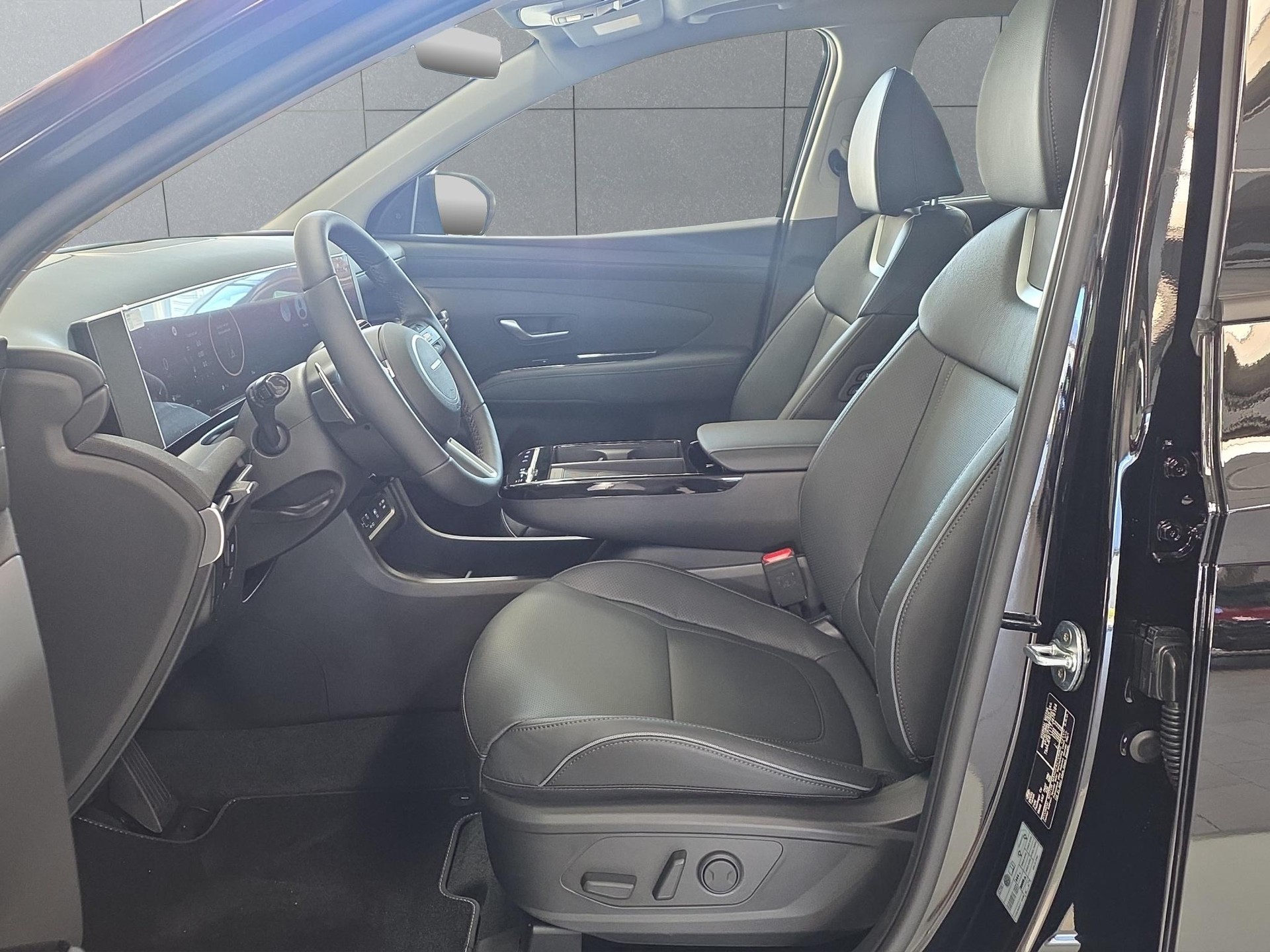 HYUNDAI Tucson 1.6 T-GDi HEV Vertex Swiss Edition 4WD-image-8