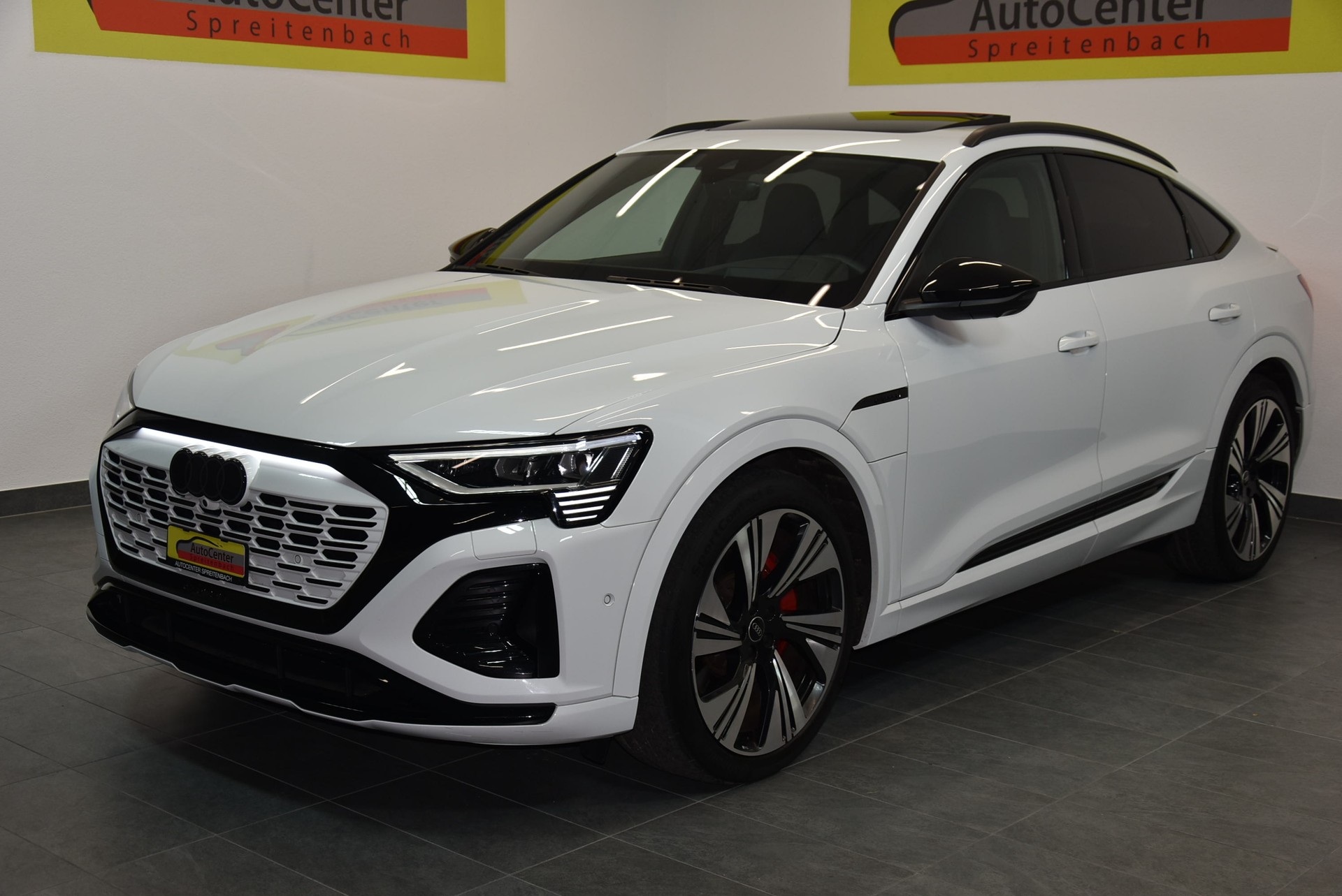 AUDI Q8 Sportback 55 e-tron Black Edition quattro-image-1