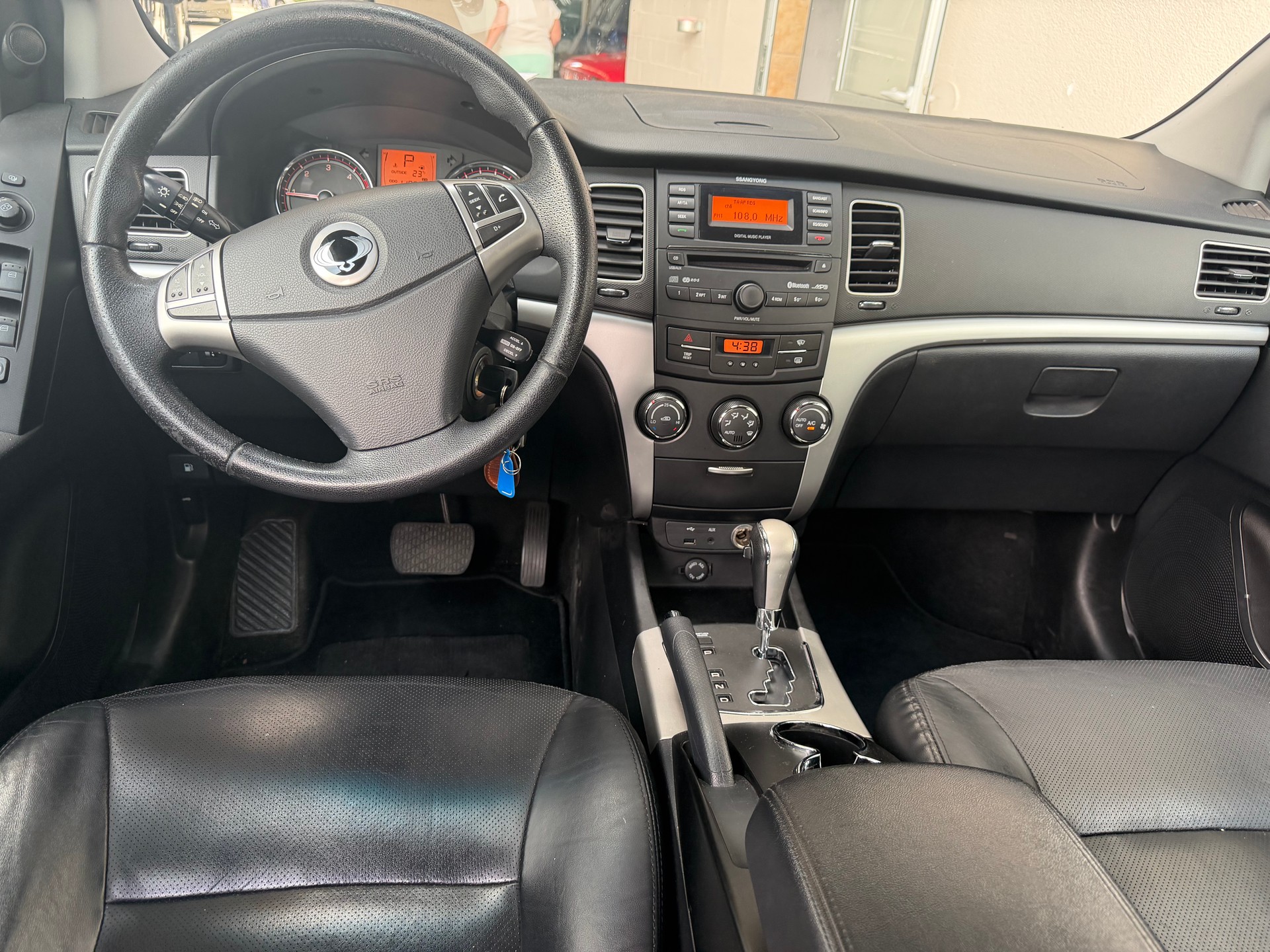 KGM-SsangYong Korando 2.0 e-XDI Quartz 4WD Automatic-image-8
