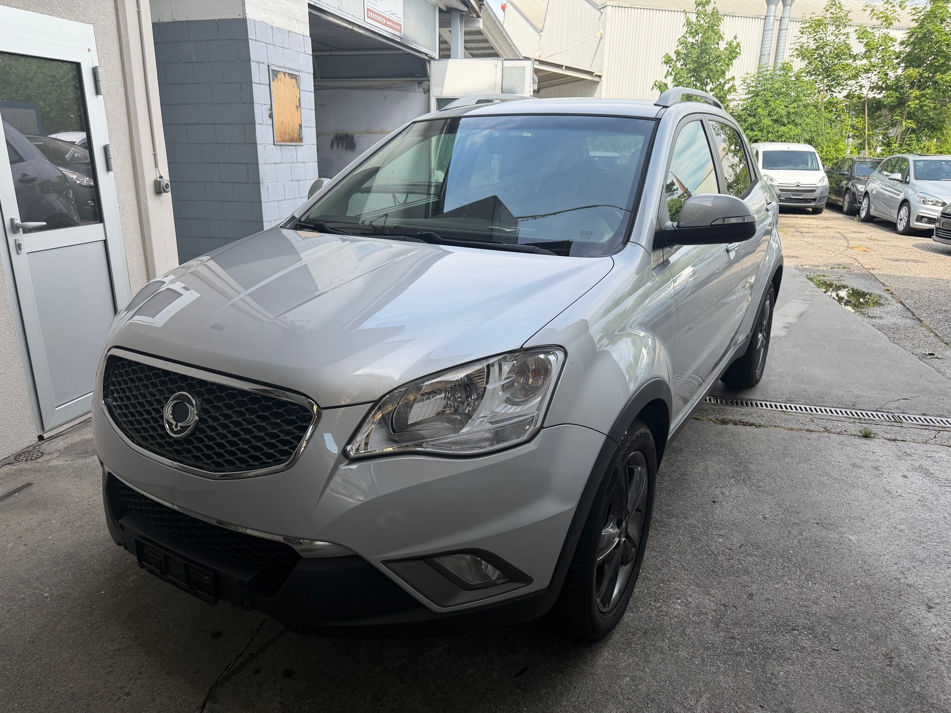 KGM-SsangYong Korando 2.0 e-XDI Quartz 4WD Automatic-image-2