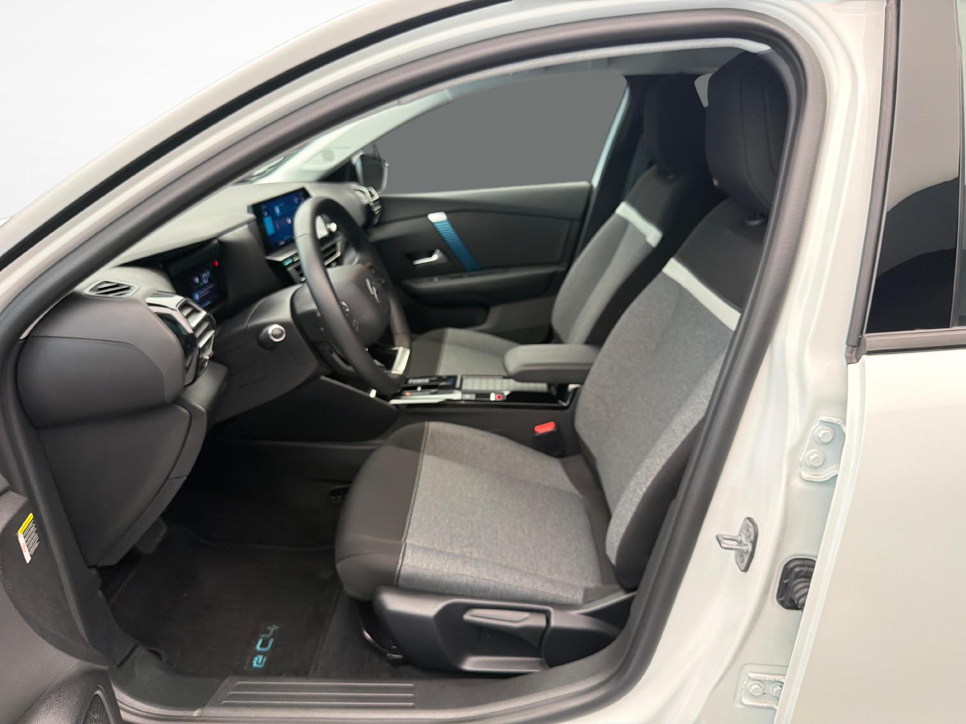 CITROEN e-C4 Swiss Edition-image-10