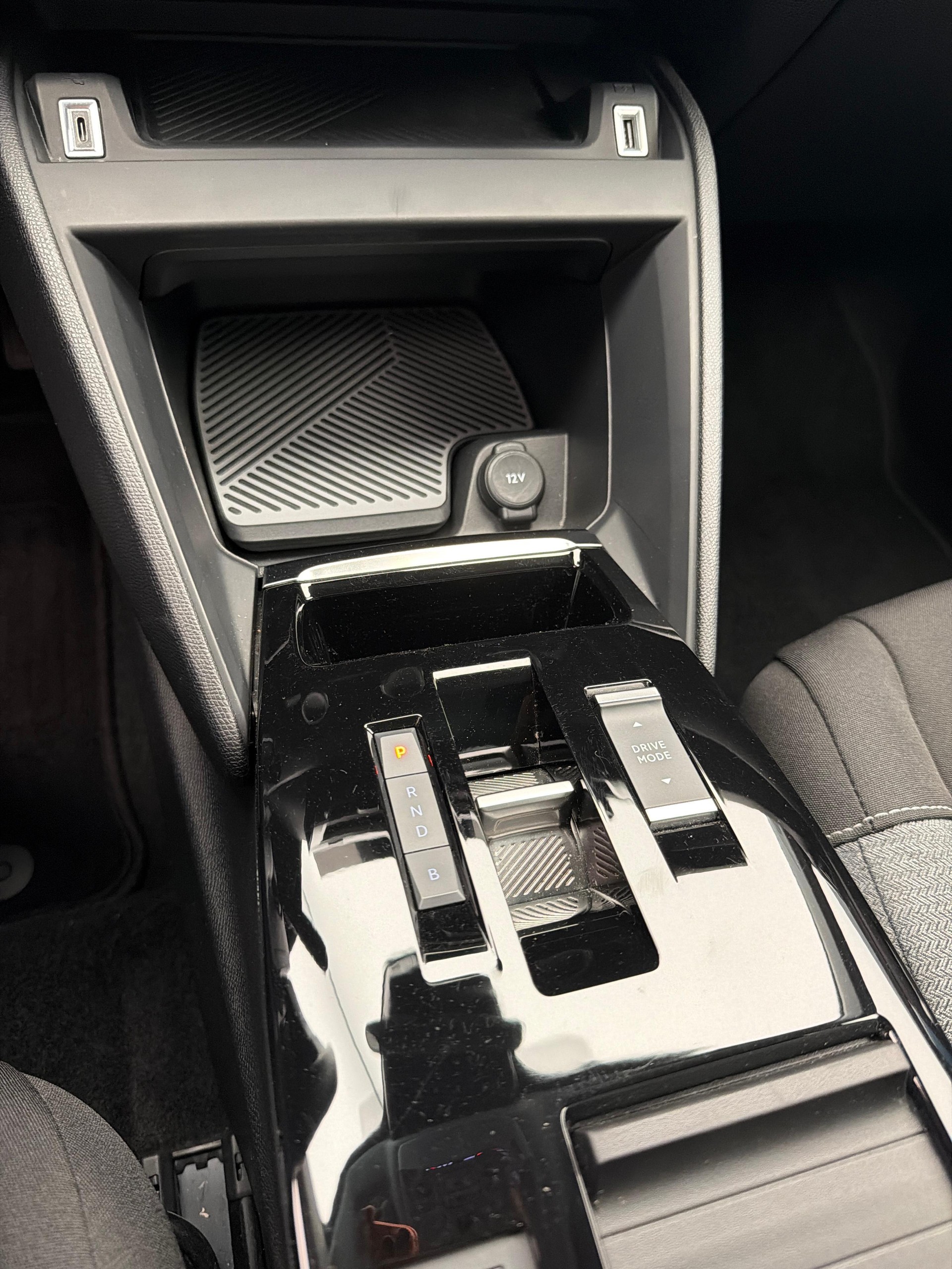 CITROEN e-C4 Swiss Edition-image-17