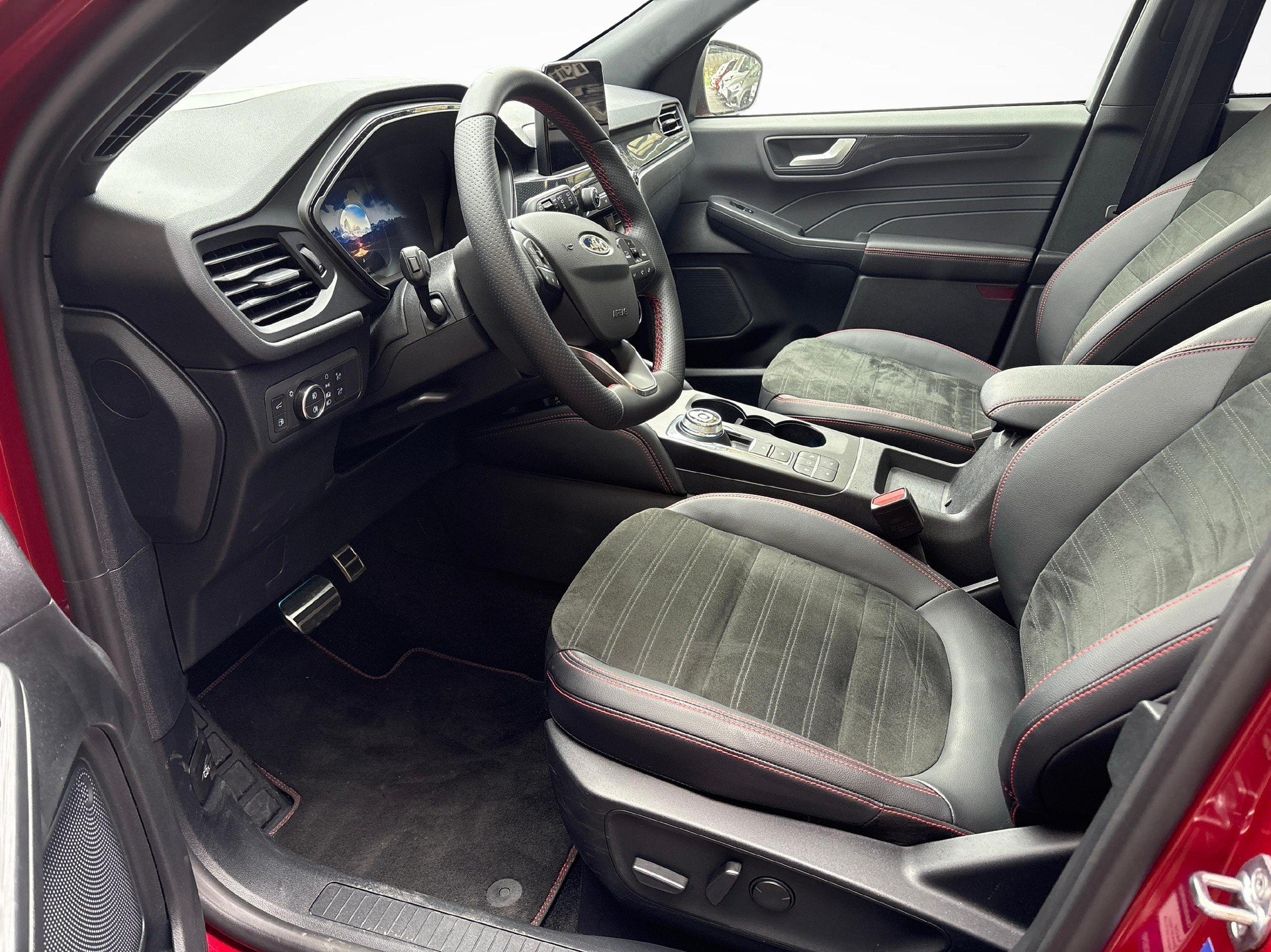 FORD Kuga 2.5 Plug-in Hybrid ST-Line X-image-9
