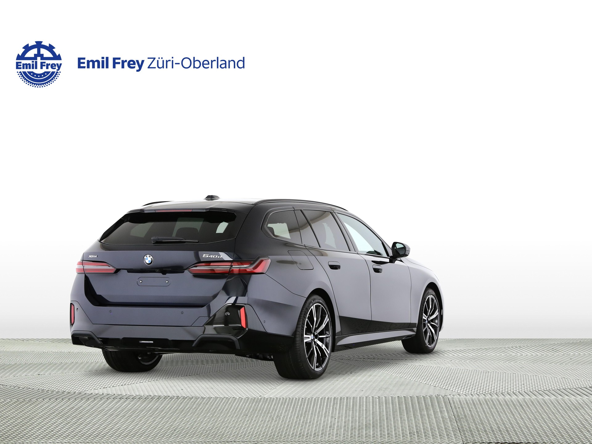 BMW 540d xDrive Touring-showroom-element-2