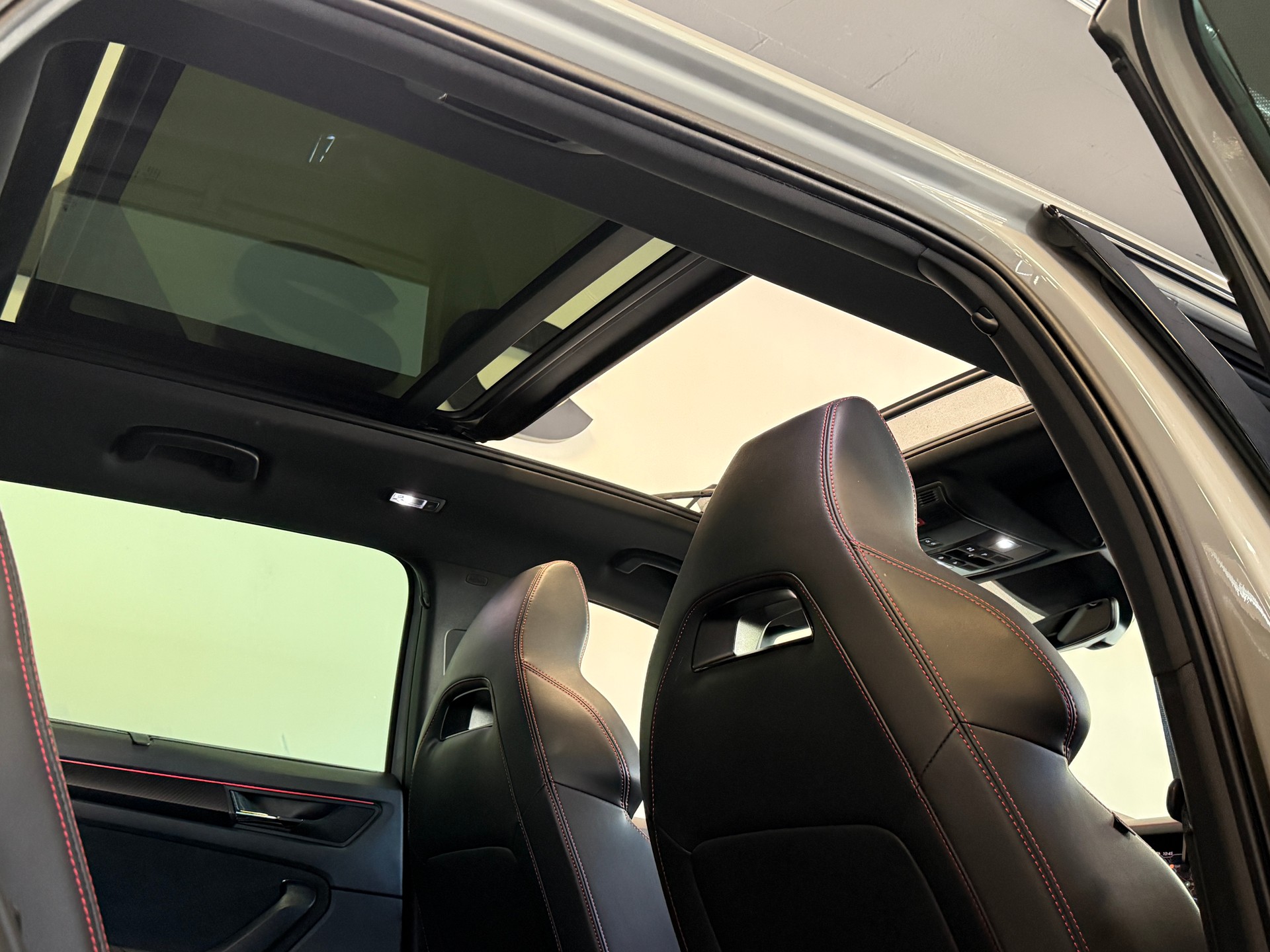 SKODA Kodiaq 2.0 TSI 4x4 RS *AHK*-image-16