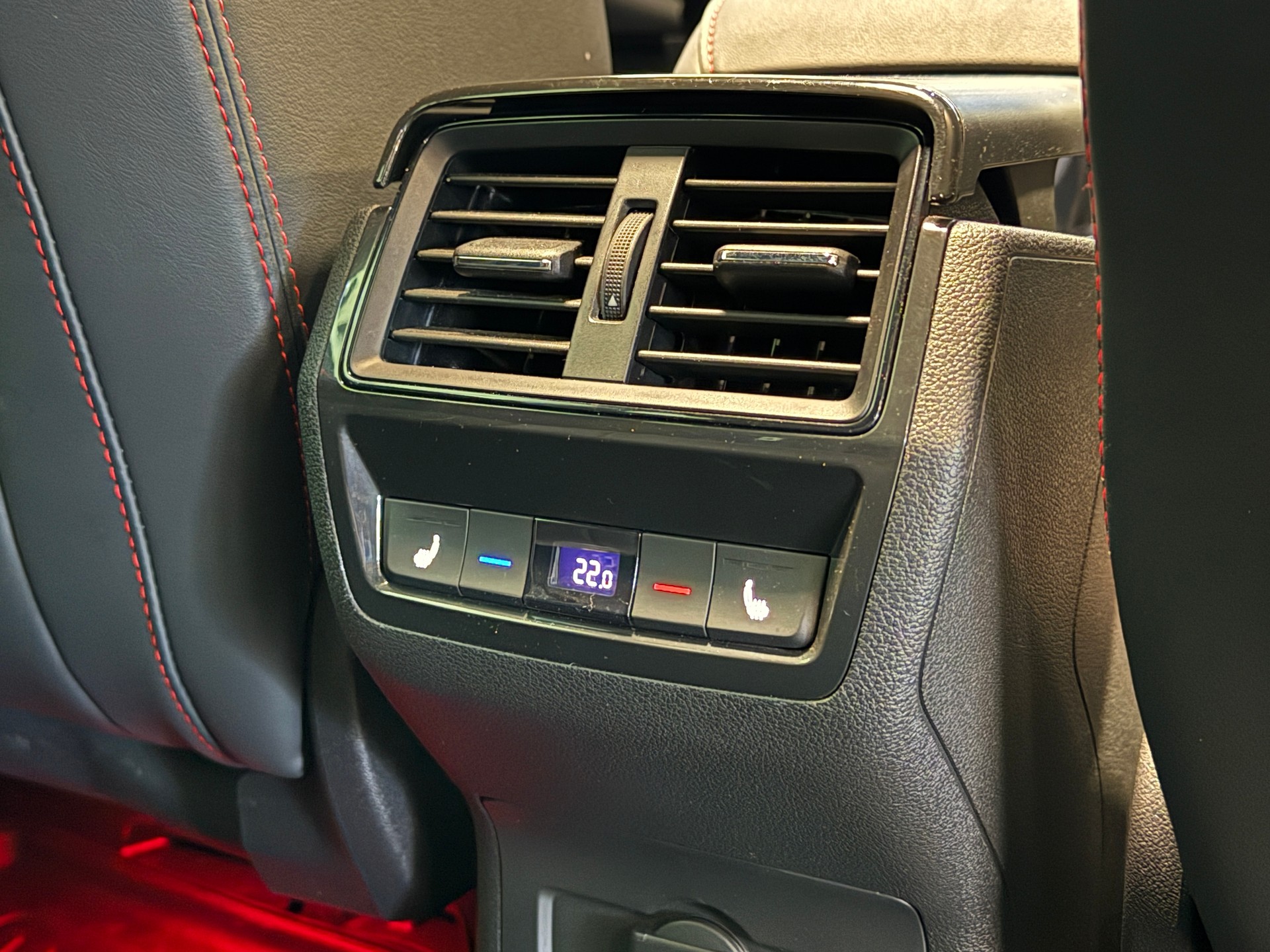 SKODA Kodiaq 2.0 TSI 4x4 RS *AHK*-image-17