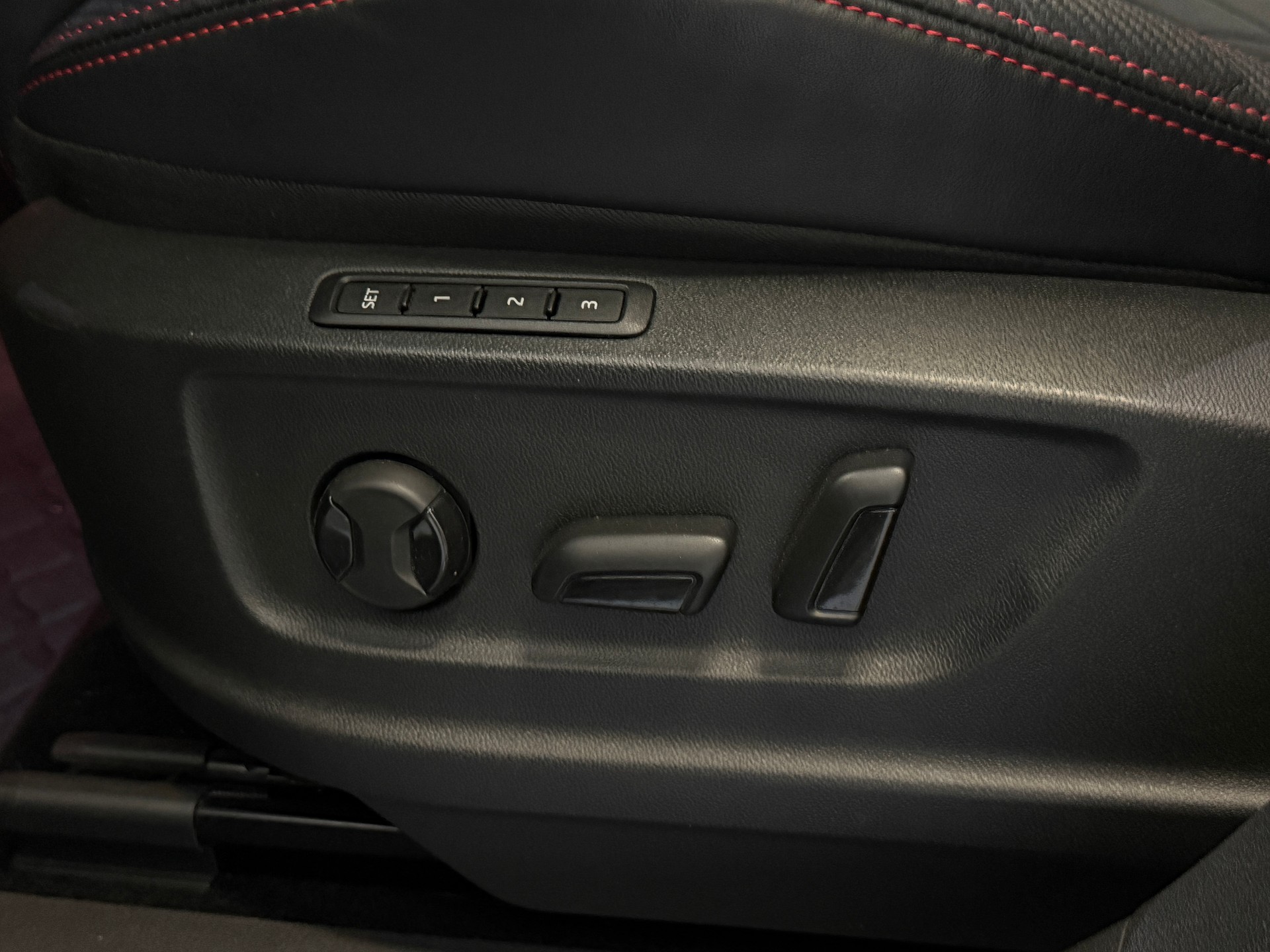 SKODA Kodiaq 2.0 TSI 4x4 RS *AHK*-image-18