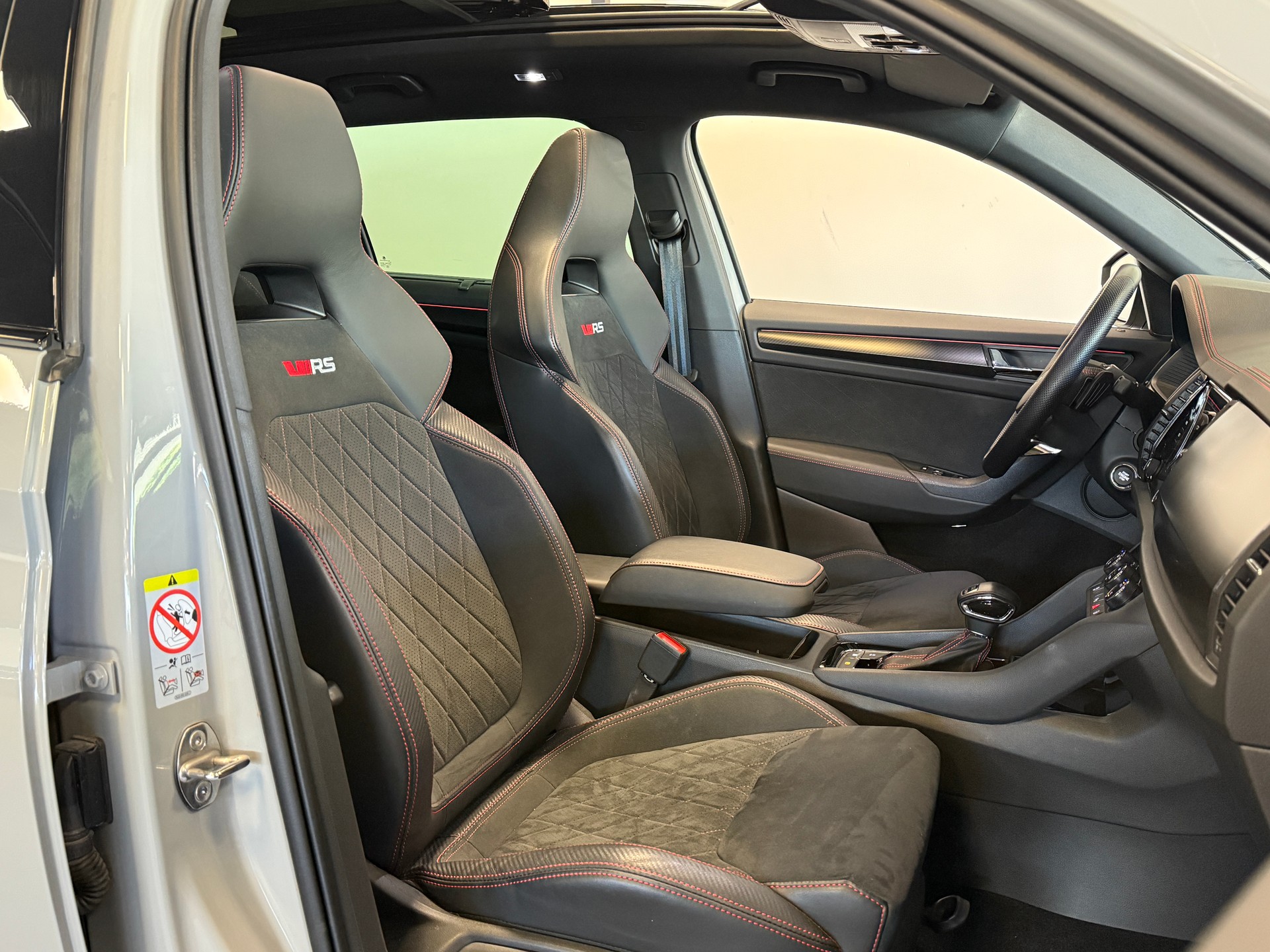 SKODA Kodiaq 2.0 TSI 4x4 RS *AHK*-image-12